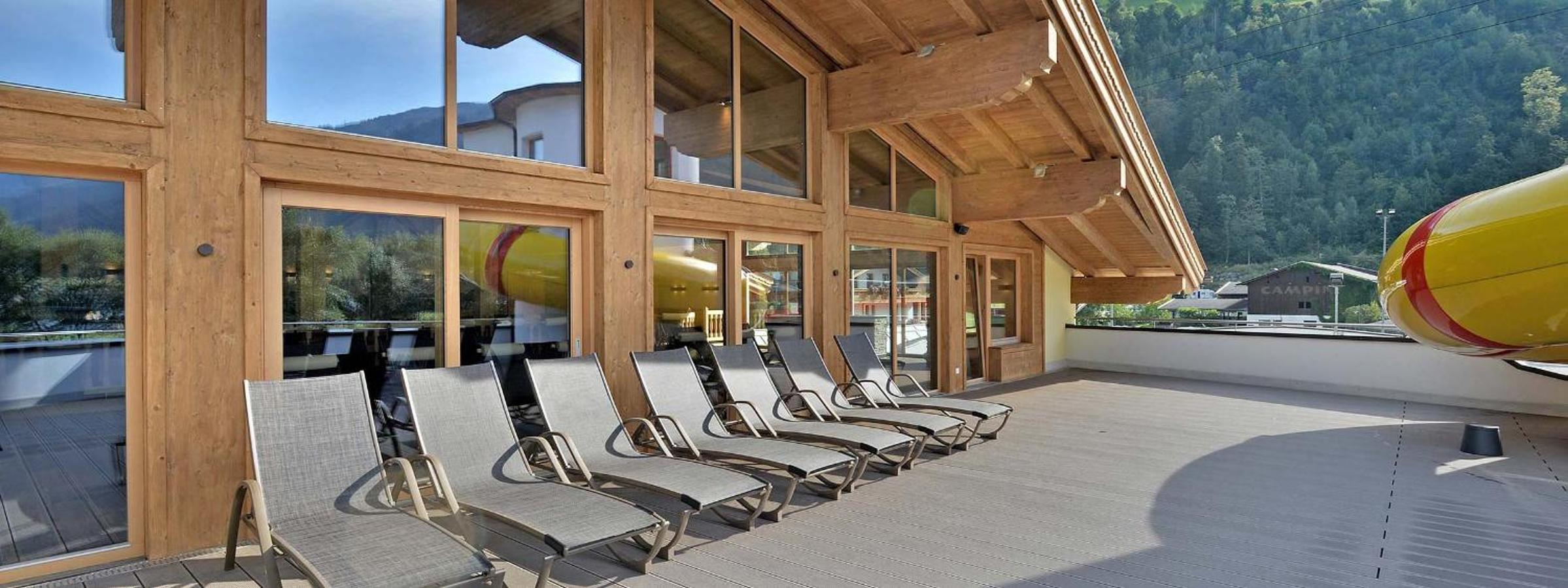 Mountainview Lodge - Chalet im Zillertal direkt am 5 Sterne Campingplatz Aufenfeld mit Hallenbad und Sauna