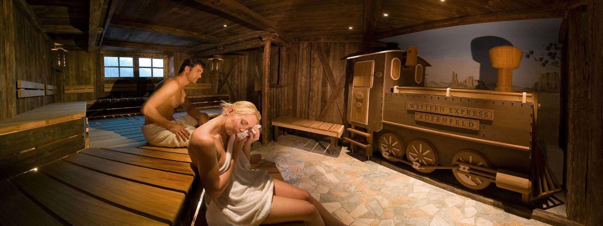 Mountainview Lodge - Chalet im Zillertal direkt am 5 Sterne Campingplatz Aufenfeld mit Hallenbad und Sauna