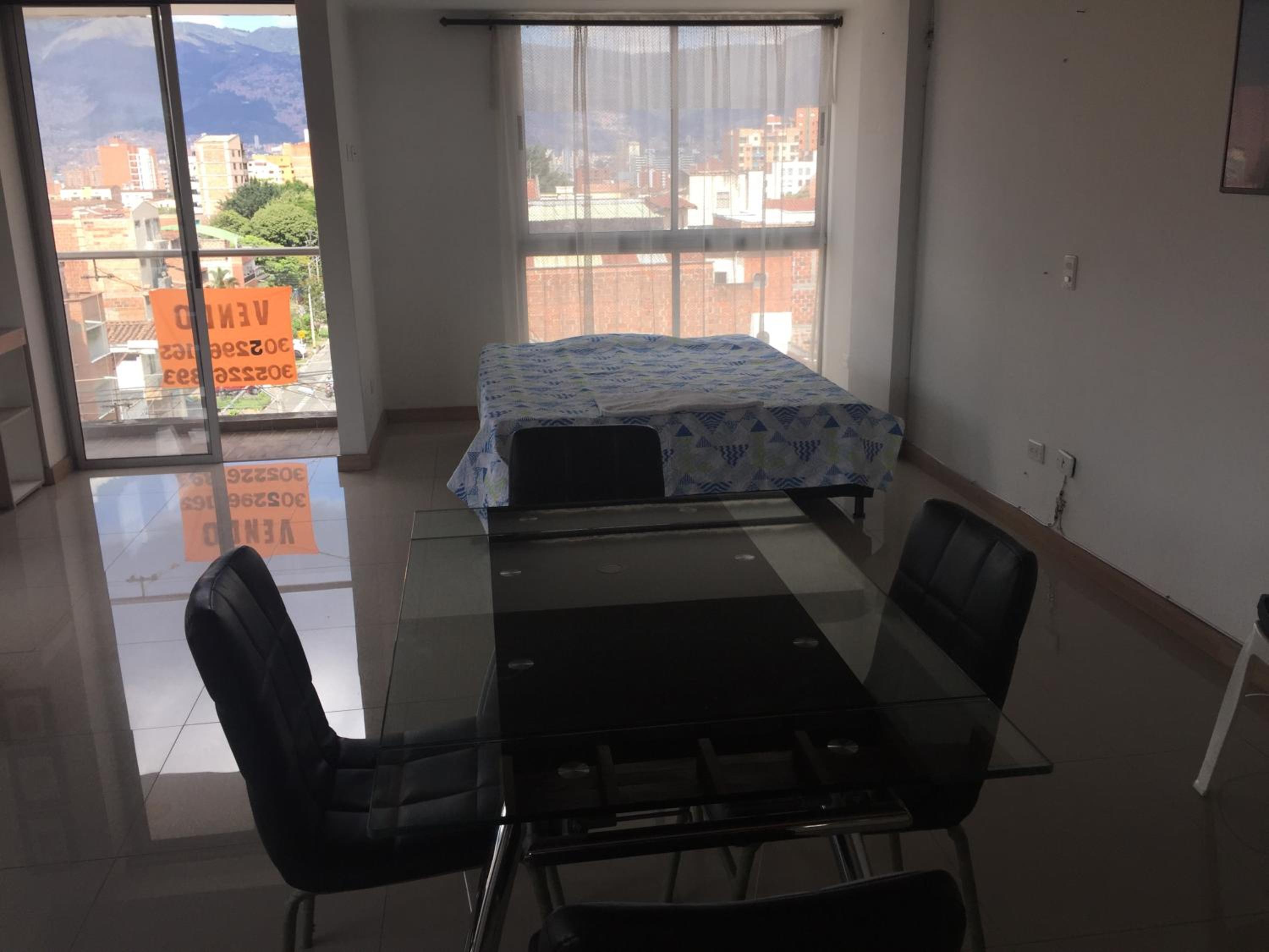 Apartamento Lof, Dúplex, iluminado, bueno , céntrico y bien ubicado en Laureles estadio view 2
