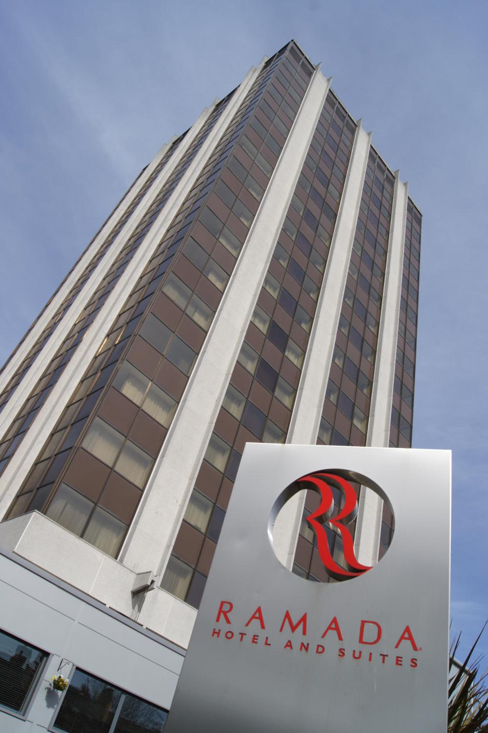 Coventry Vacations - Ramada Hotel  Suites by Wyndham Coventry - Property Image 37