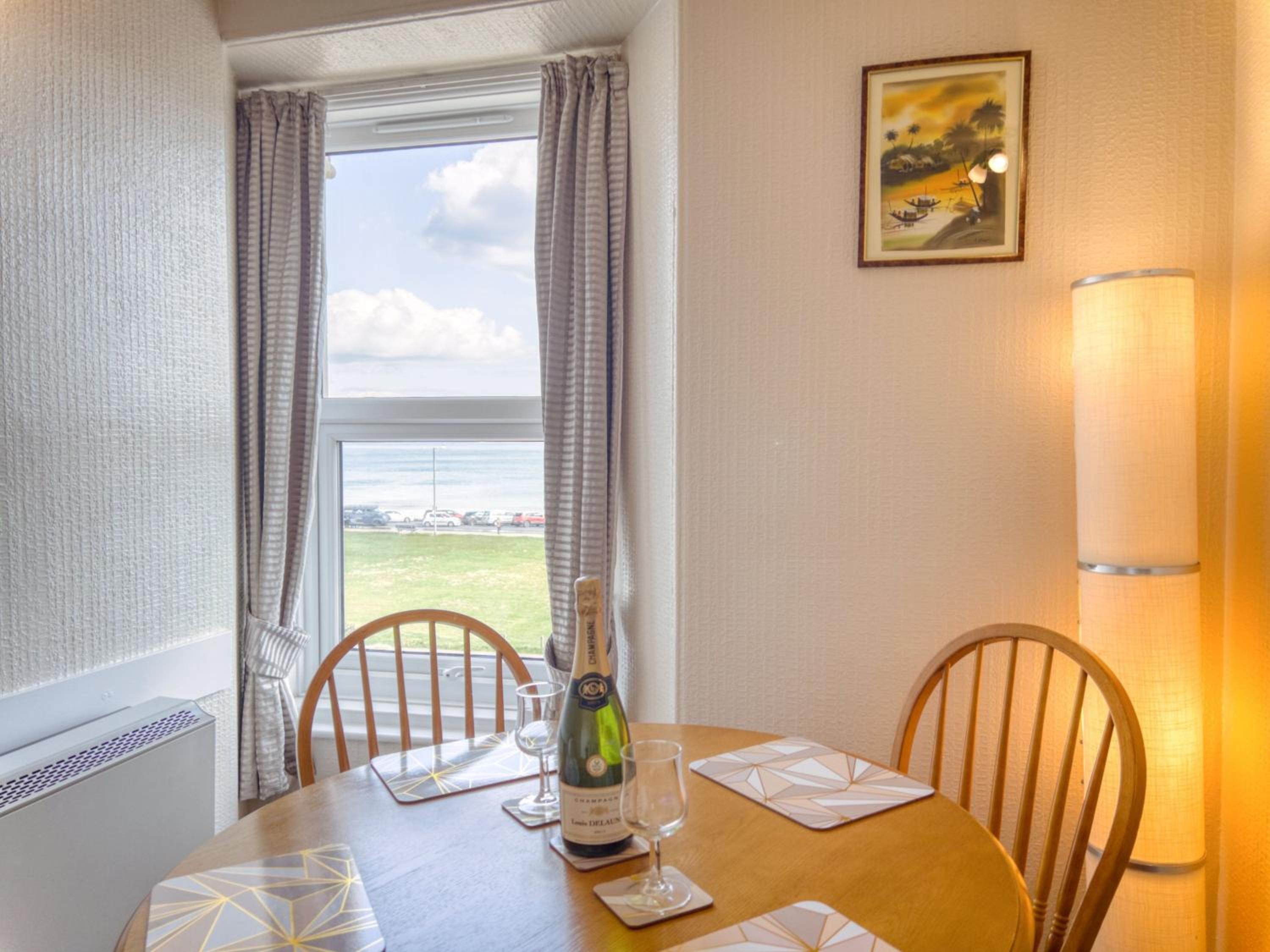 Apartment 5 - 1 Bedroom Sea Front-Sea Views-Free Parking view 2