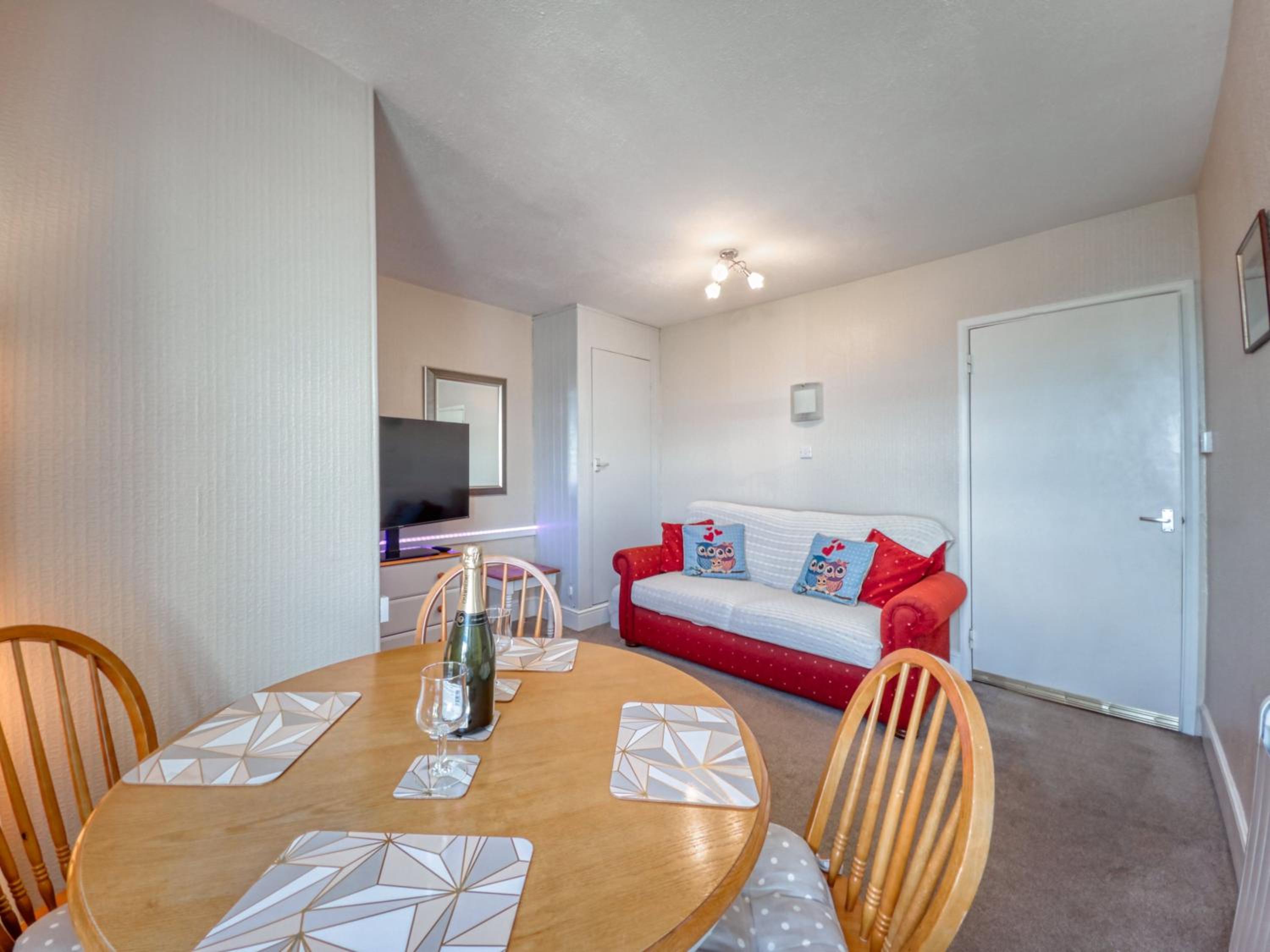 Apartment 5 - 1 Bedroom Sea Front-Sea Views-Free Parking view 3