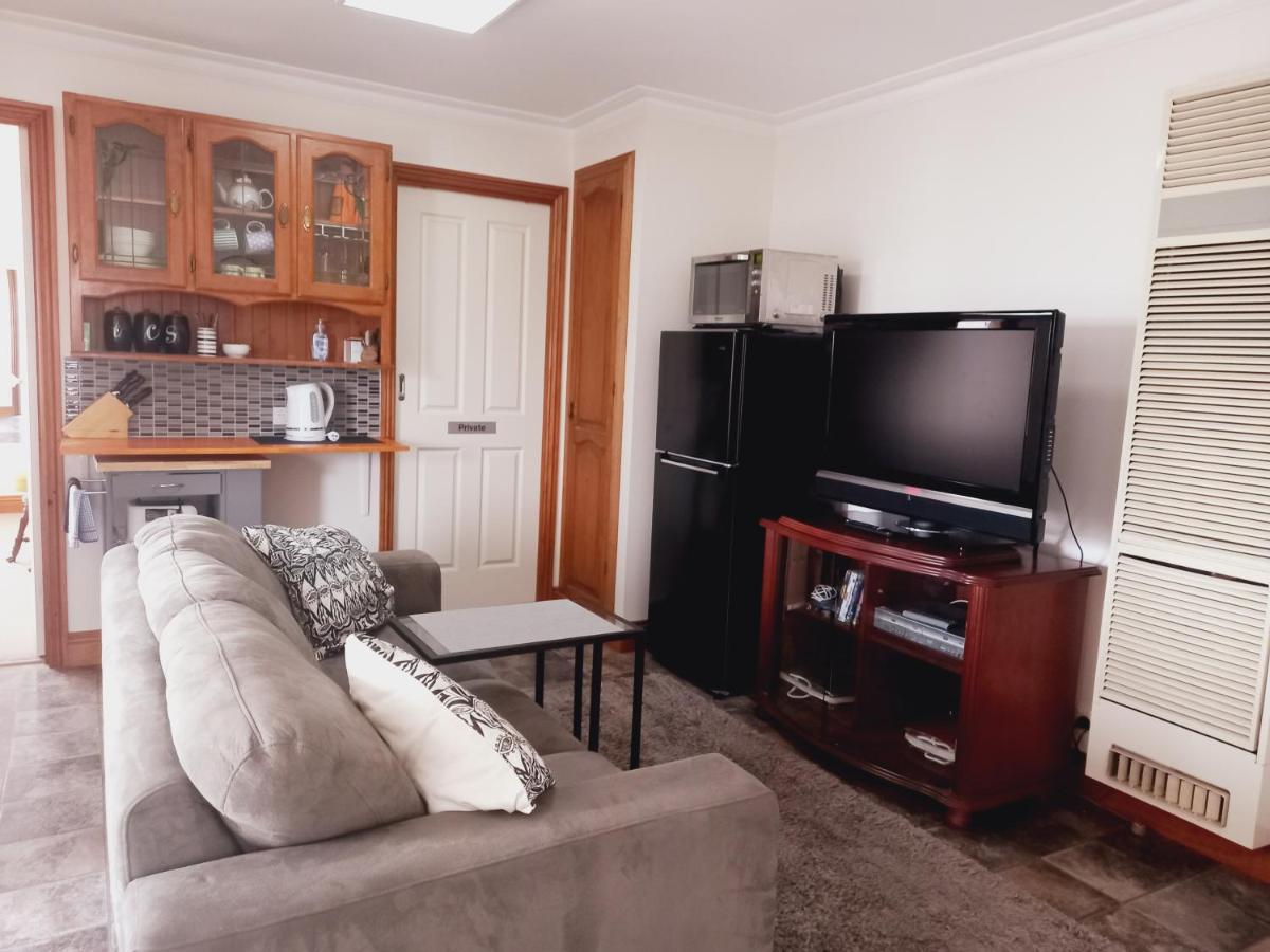 Warrnambool Vacations - Central to CBD CoSheirm Apartments On Merri - Property Image 3