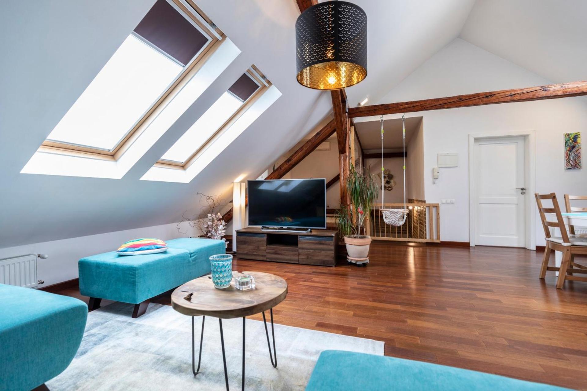 Beautiful and Romantic Penthouse with Two Terraces view 2