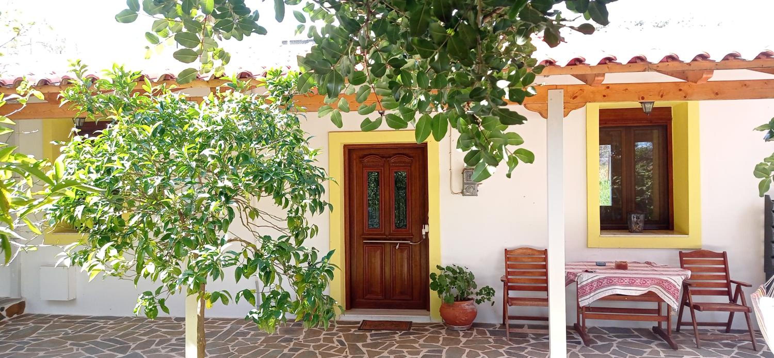 Small Villa Gerani view 3