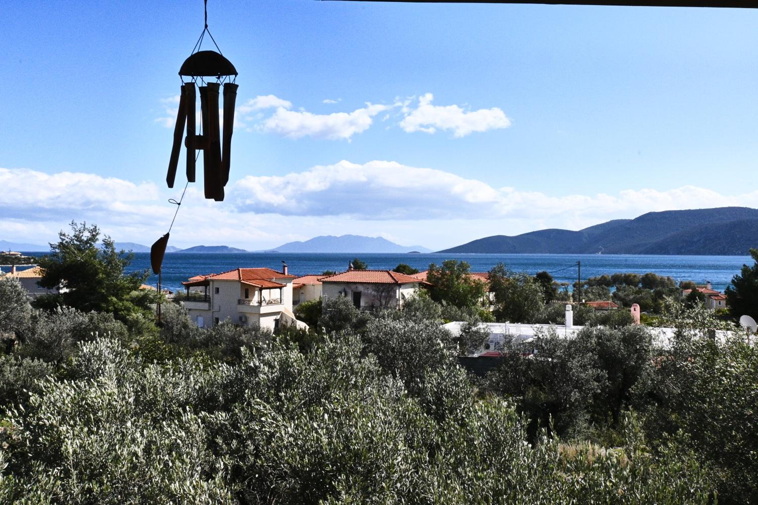 Pavlos' cottage with beach view view 5
