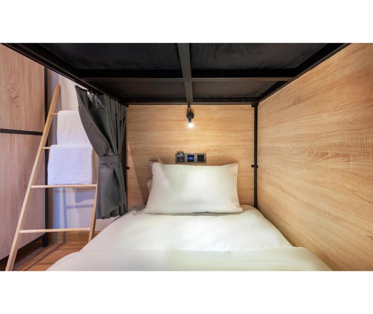 Siam Subway Hostel and Café