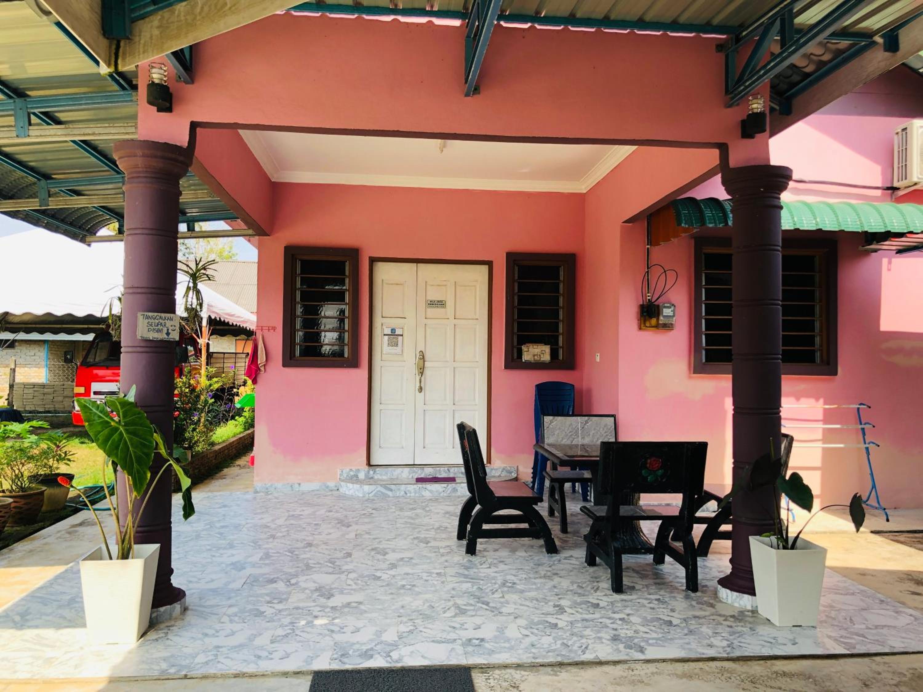Private Pool Family - Homestay Tok Abah Dalam Rhu photo 6