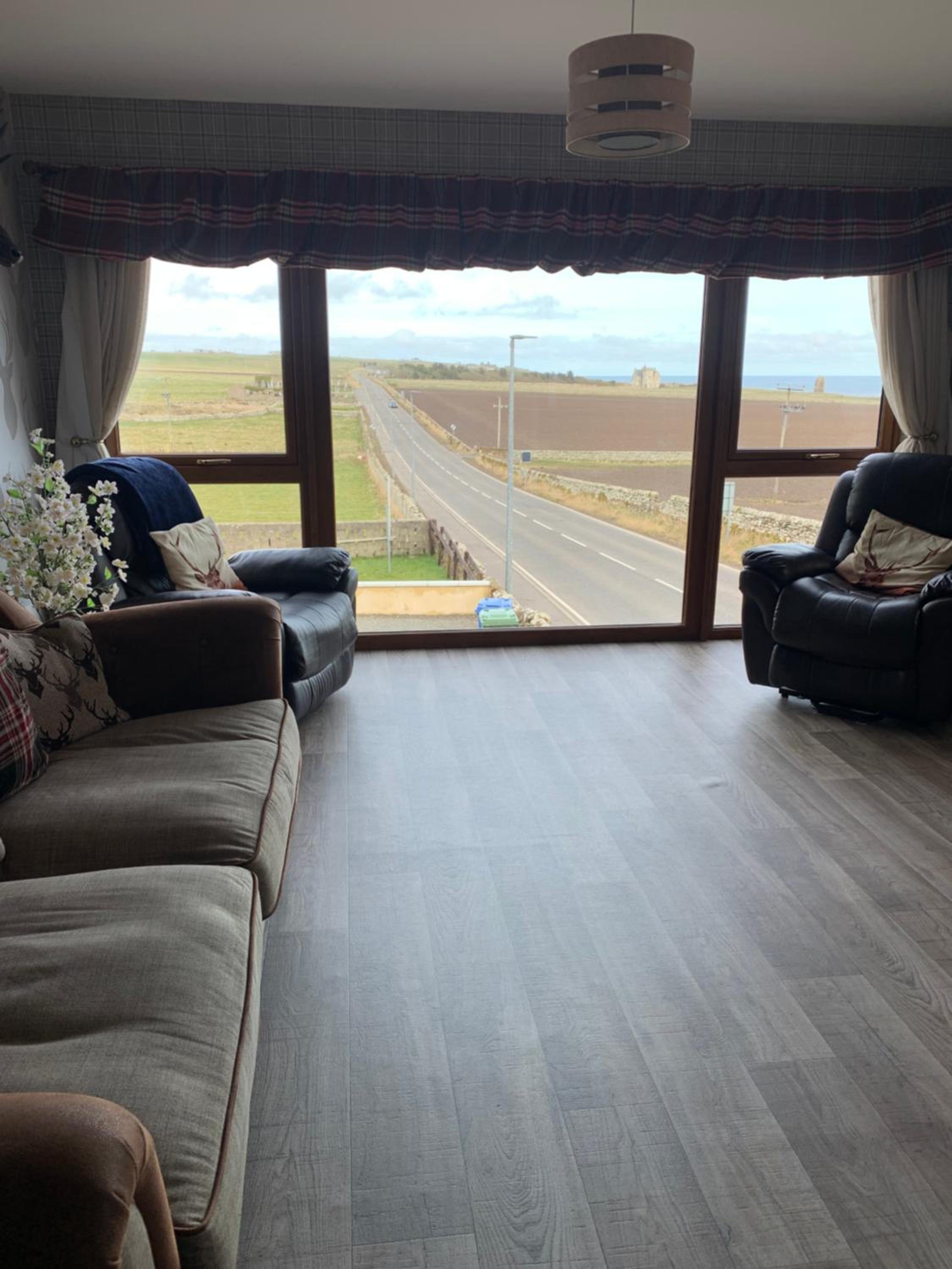 Valhalla Brae, 3 Bed House on NC500 with Beautiful Castle and Sea Views view 4