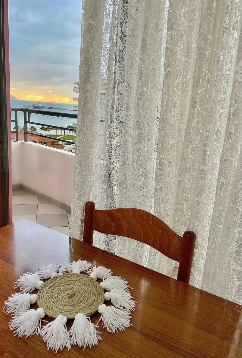 Sea view apartment photo 5