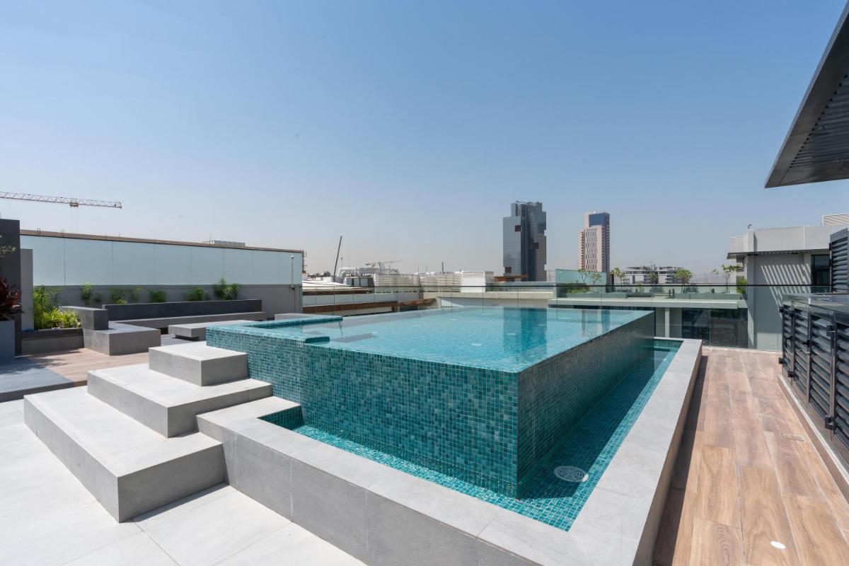 Ultimate Stay / Modern Studio / Swimming Pool View