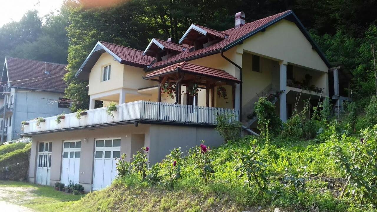 Guesthouse Top Hill view 2
