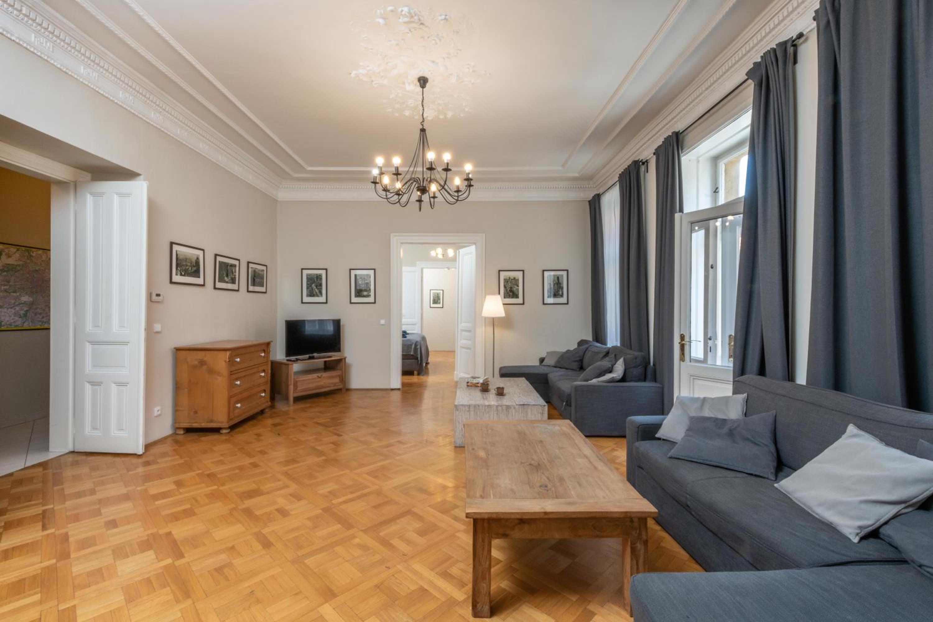 Liliova Apartments