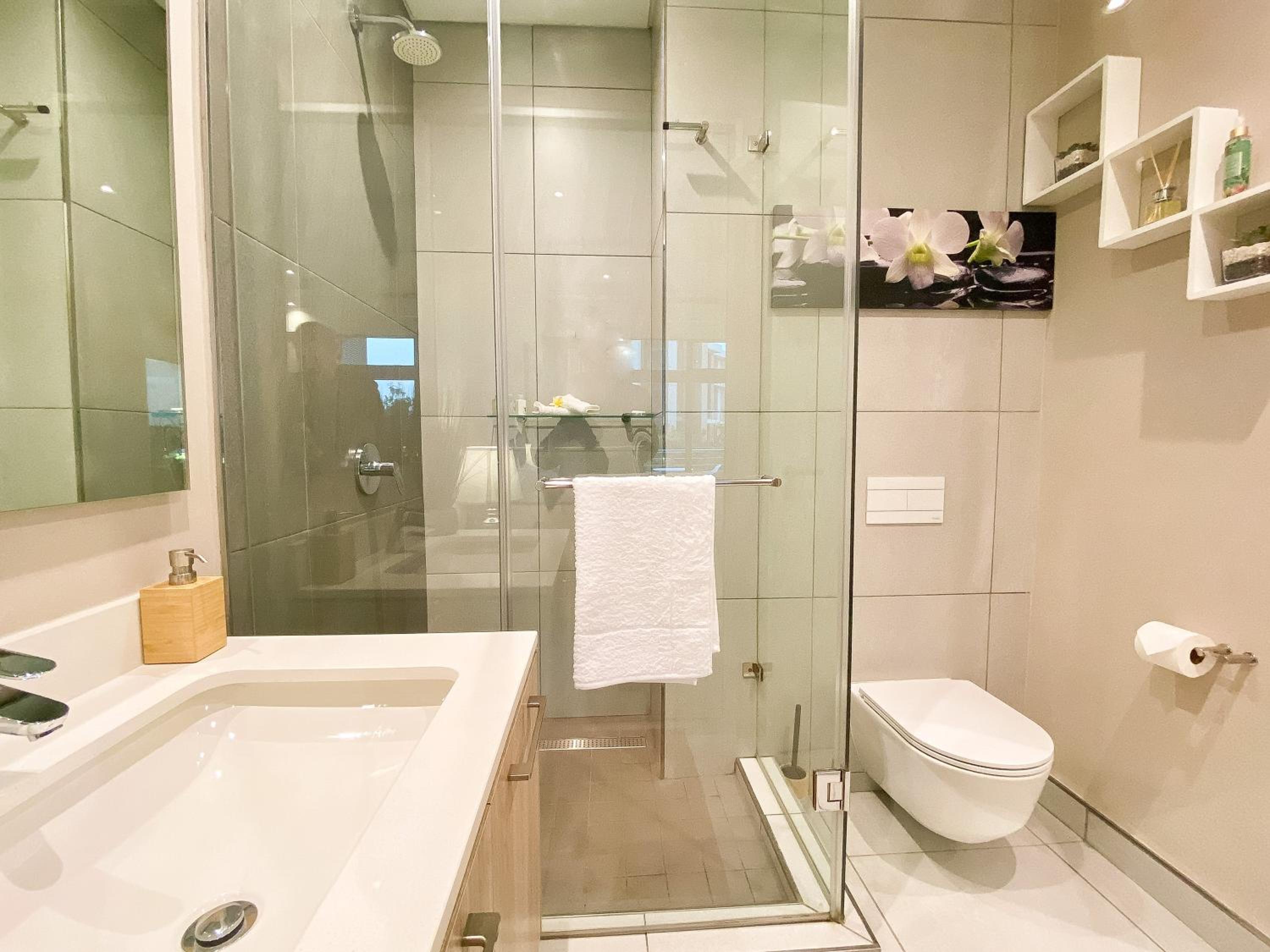 Menlyn Maine Residences - Kyoto king size xl bed