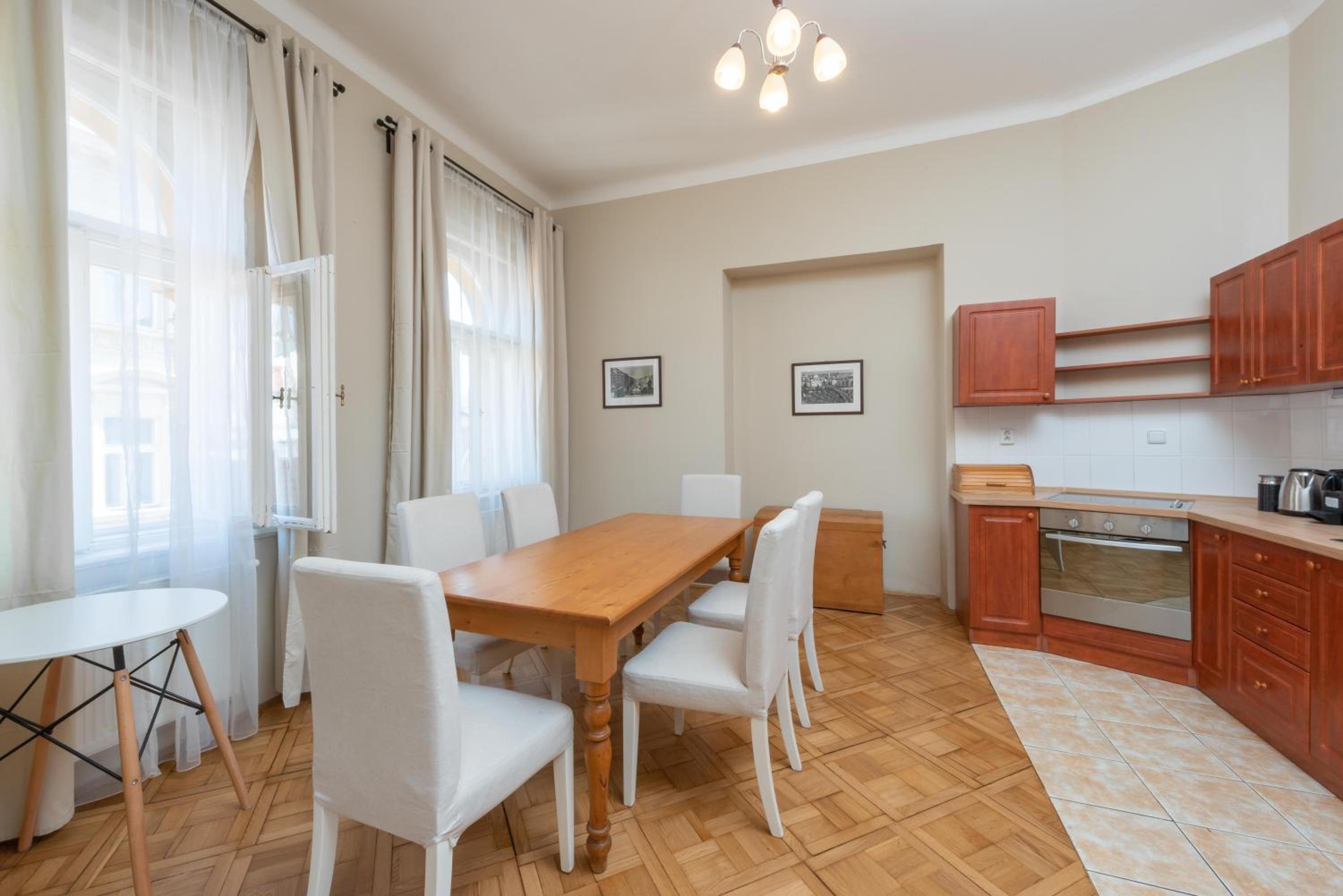 Liliova Apartments