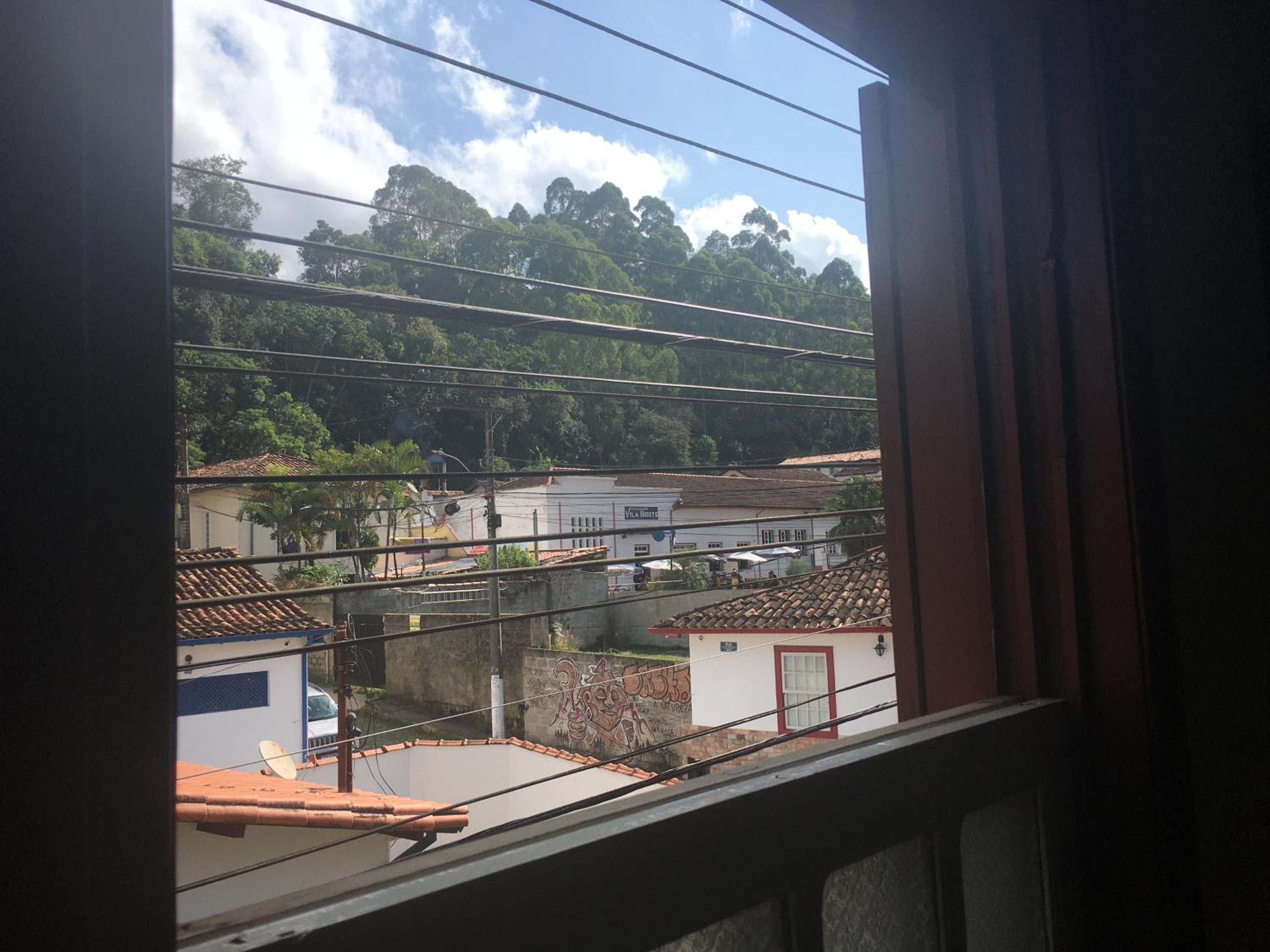 CASA RAIZ cama, café e prosa