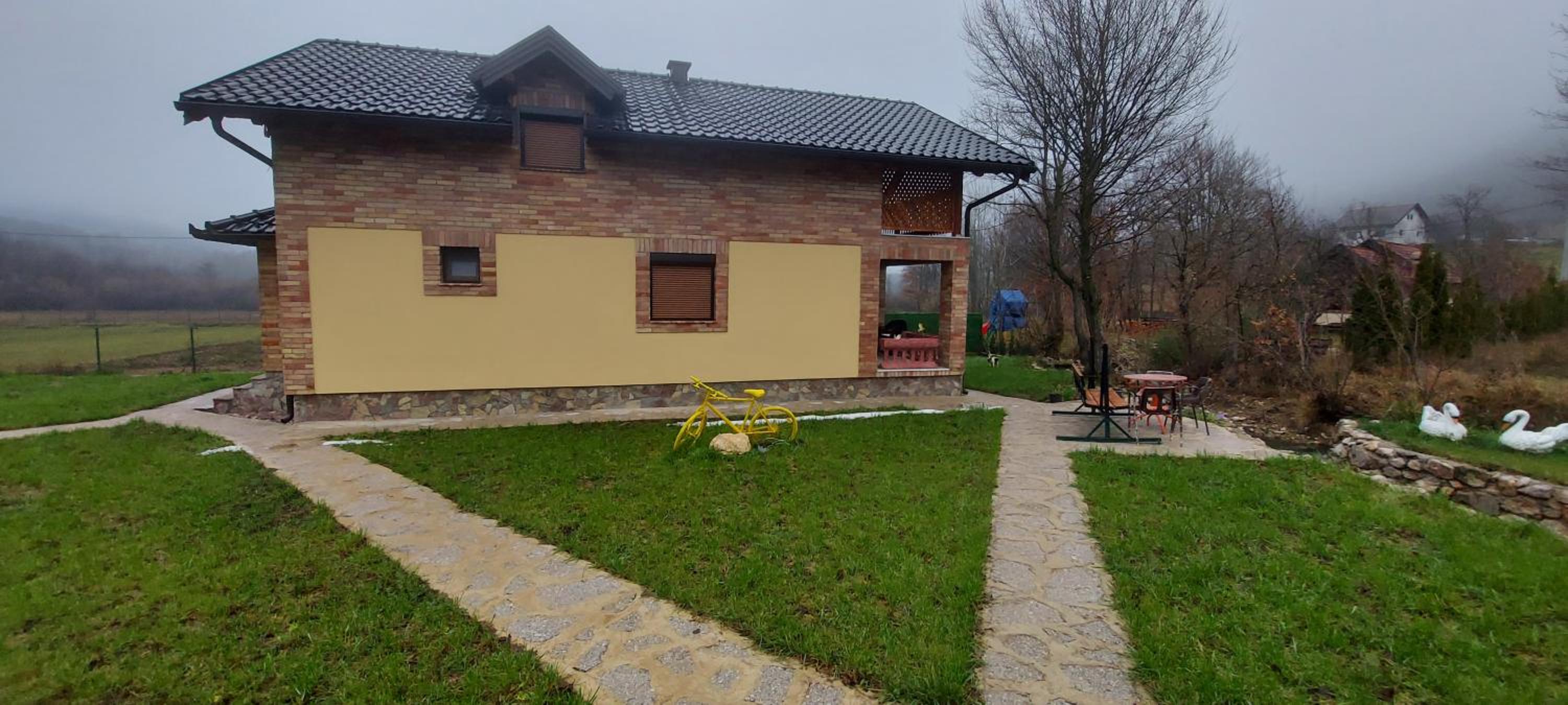 Vikendica, Bazen, Šedrvan, Rafting na Uni, Quad