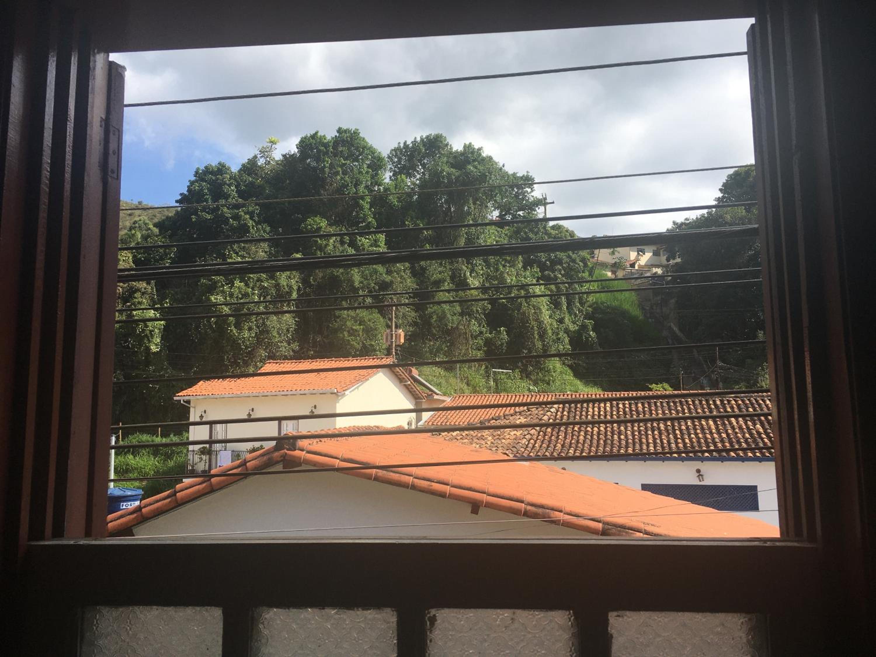 CASA RAIZ cama, café e prosa
