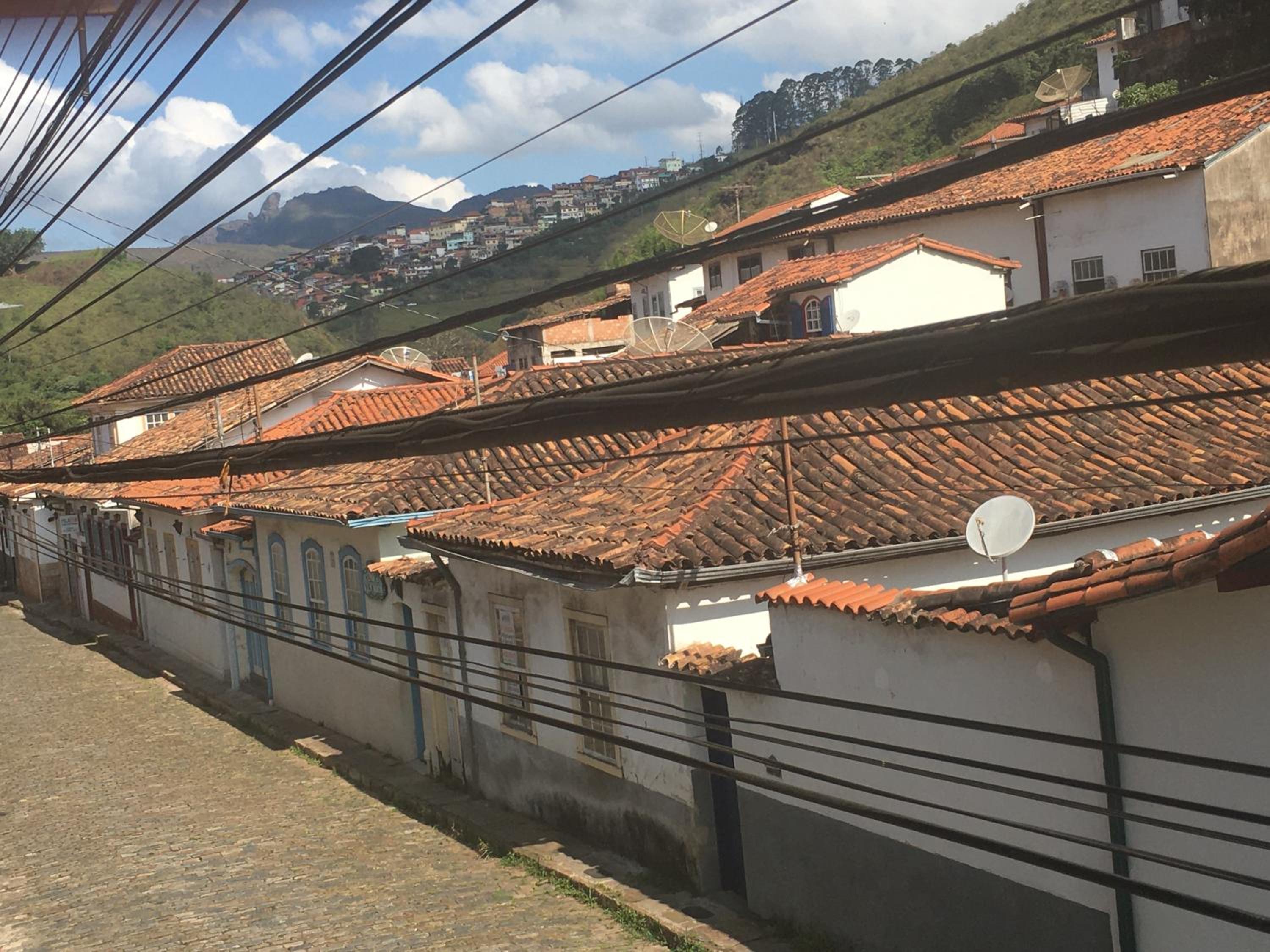 CASA RAIZ cama, café e prosa