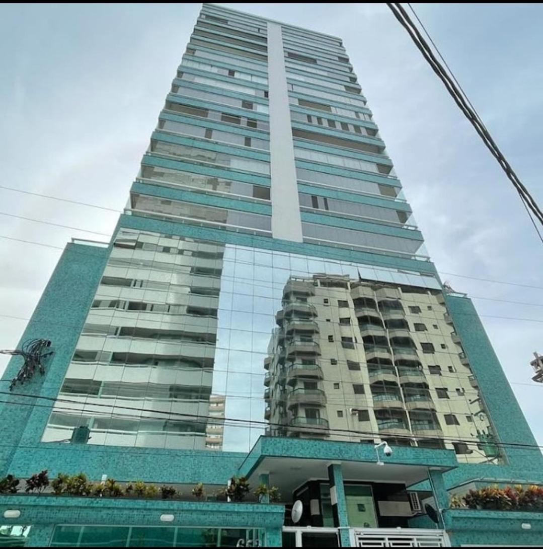 Apartamento na praia canto do forte view 4