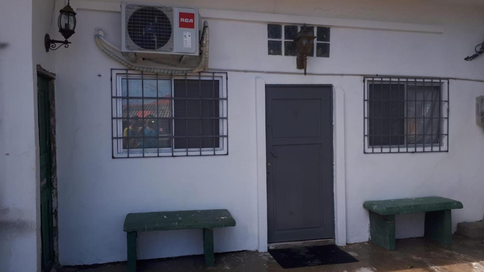 Hotel Apartamento Familiar frente a la Playa - Image 1