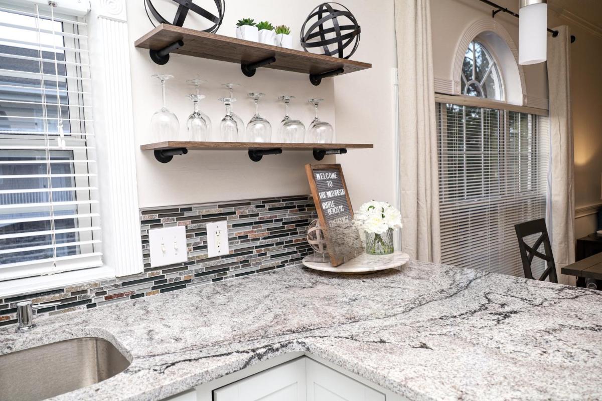 Gorgeous Condo on Golf Course Near Broadway at the Beach view 5