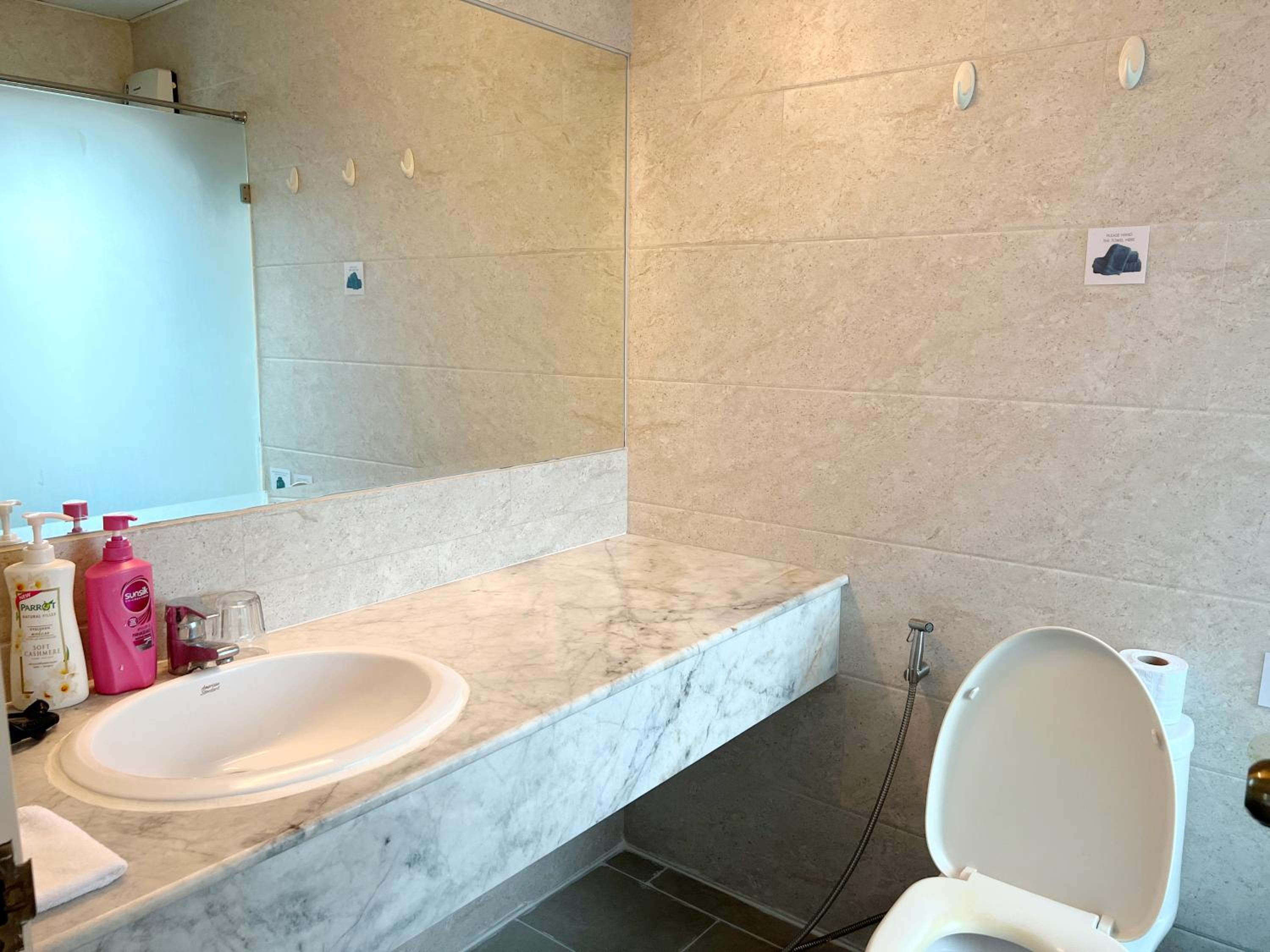 Center Bangkok Suite next to Platinum mall