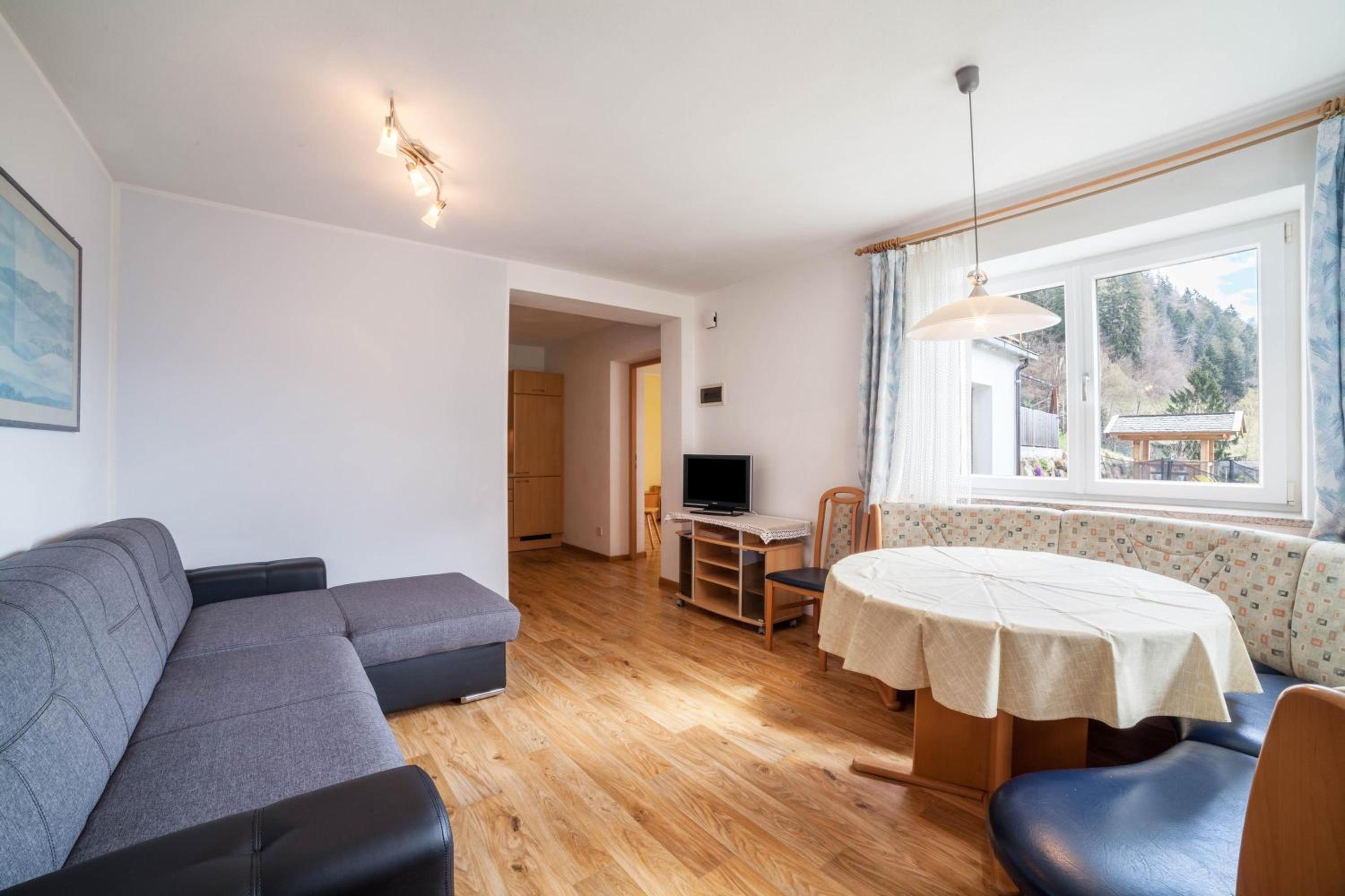 Ferienwohnung Hirzer en Saltusio — hotel room