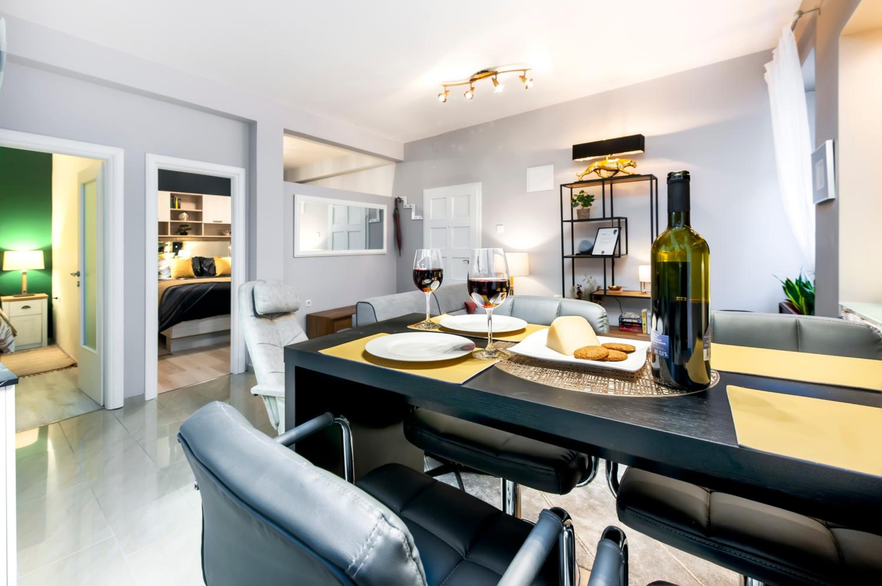 BELLA CAMPAGNA - Luxury Two Bedroom Apartment