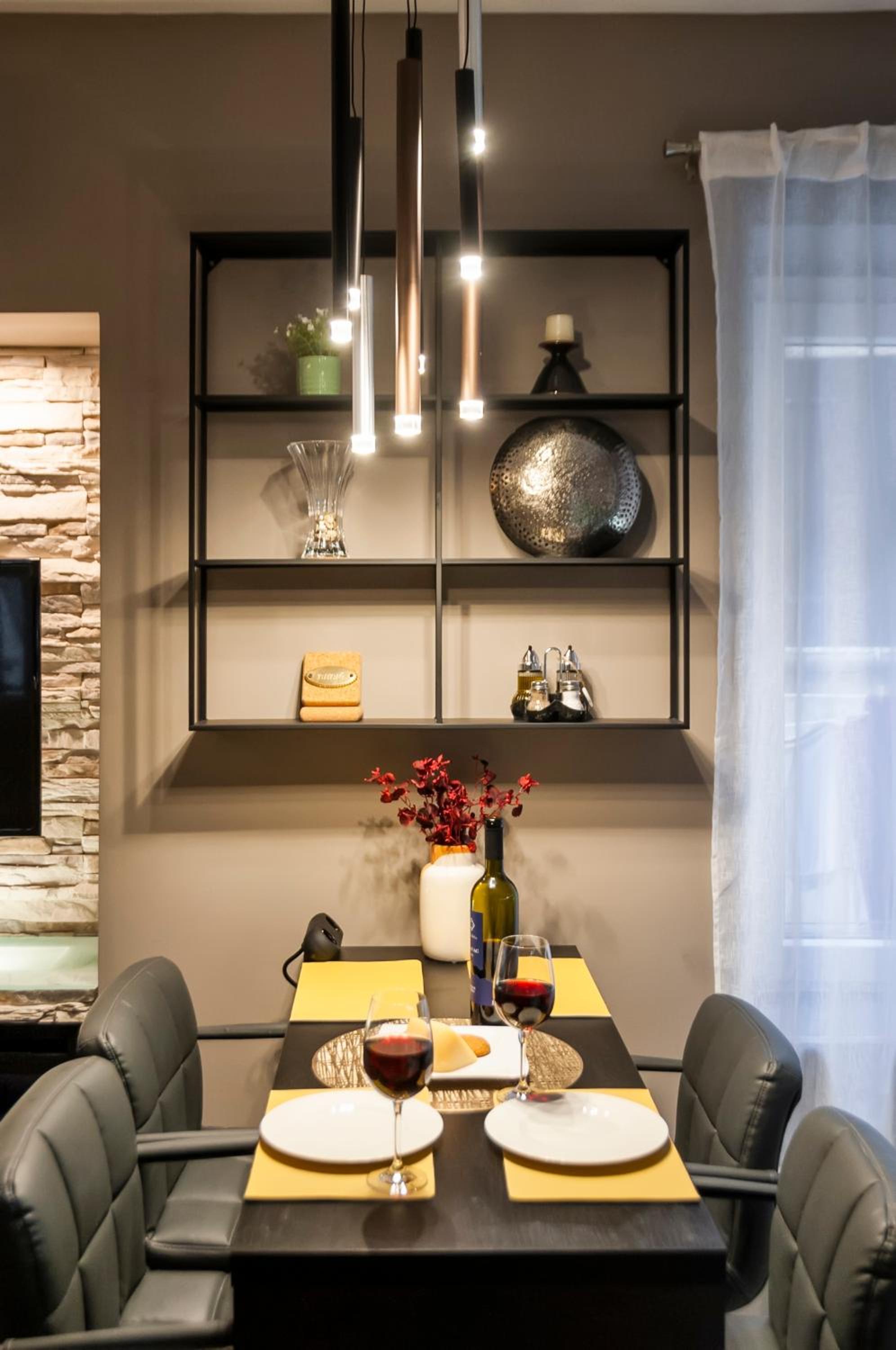BELLA CAMPAGNA - Luxury Two Bedroom Apartment