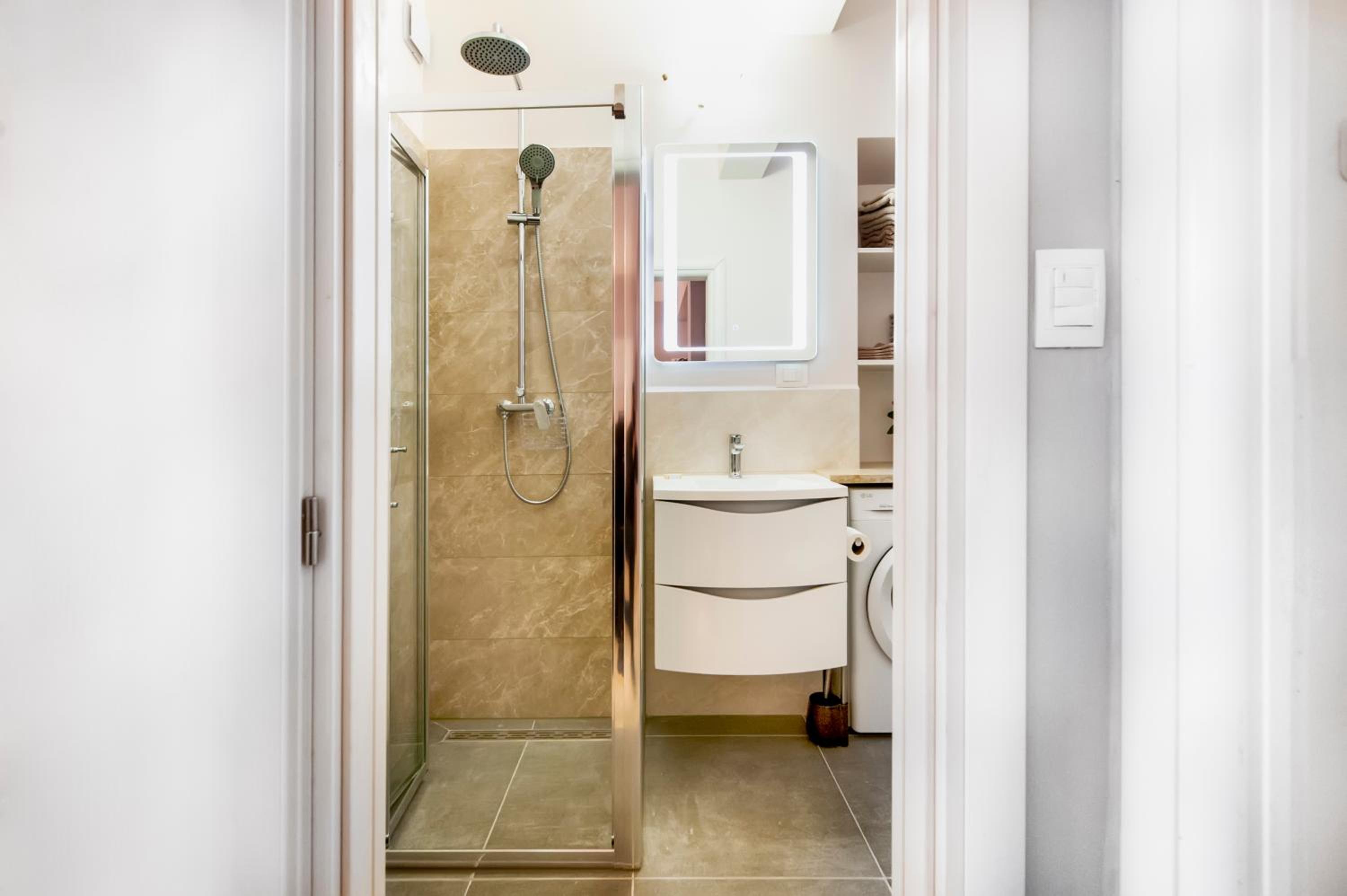 BELLA CAMPAGNA - Luxury Two Bedroom Apartment