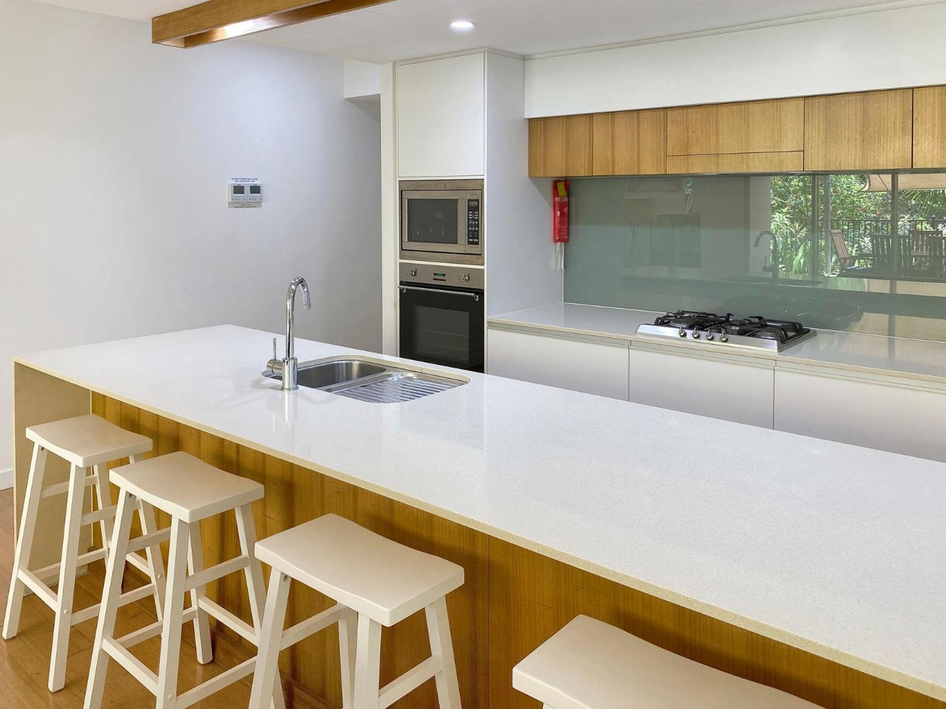 Maggies Beachfront Apartment 9
