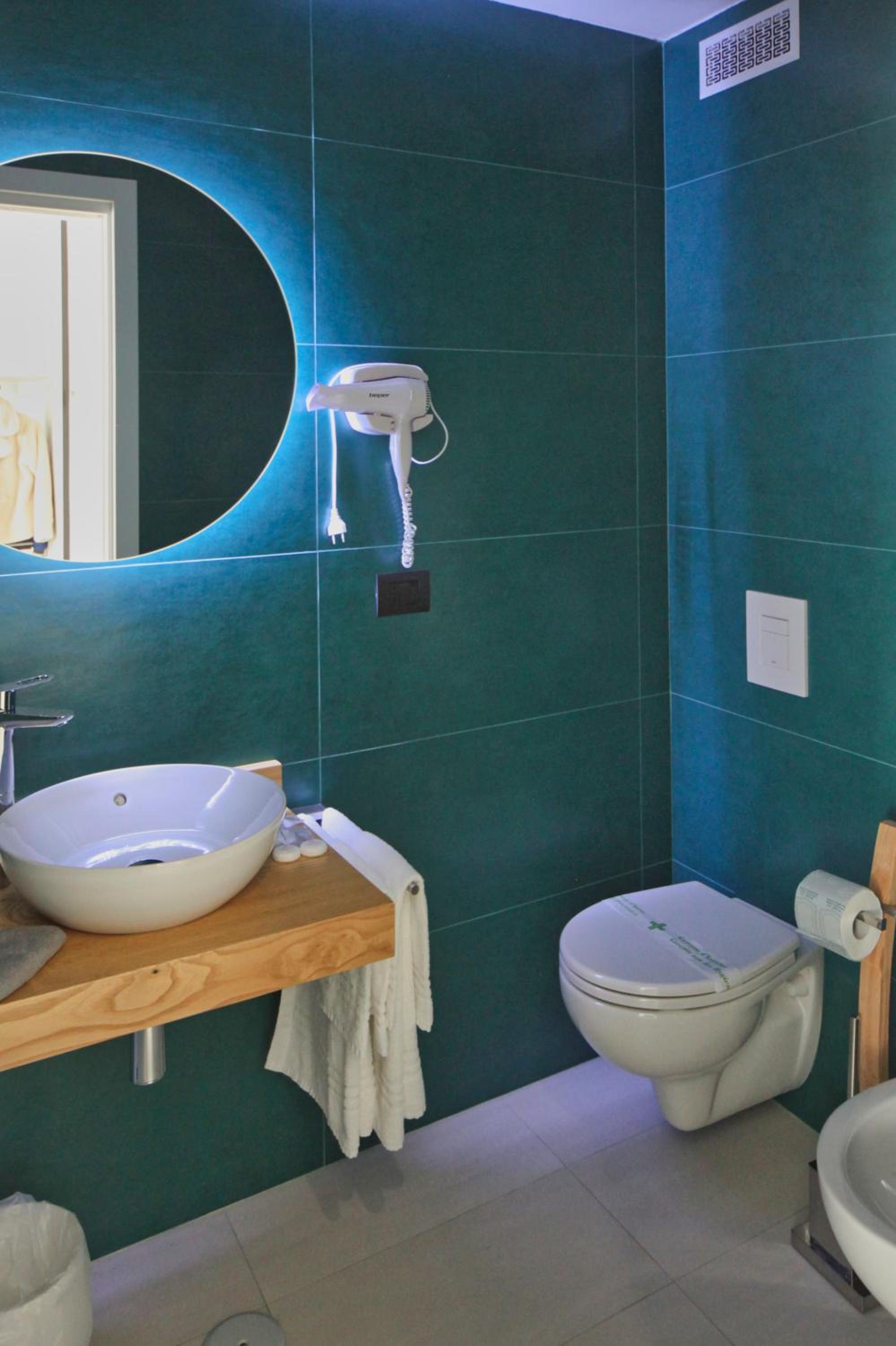 Be Coloured - Boutique Art Rooms in Naples