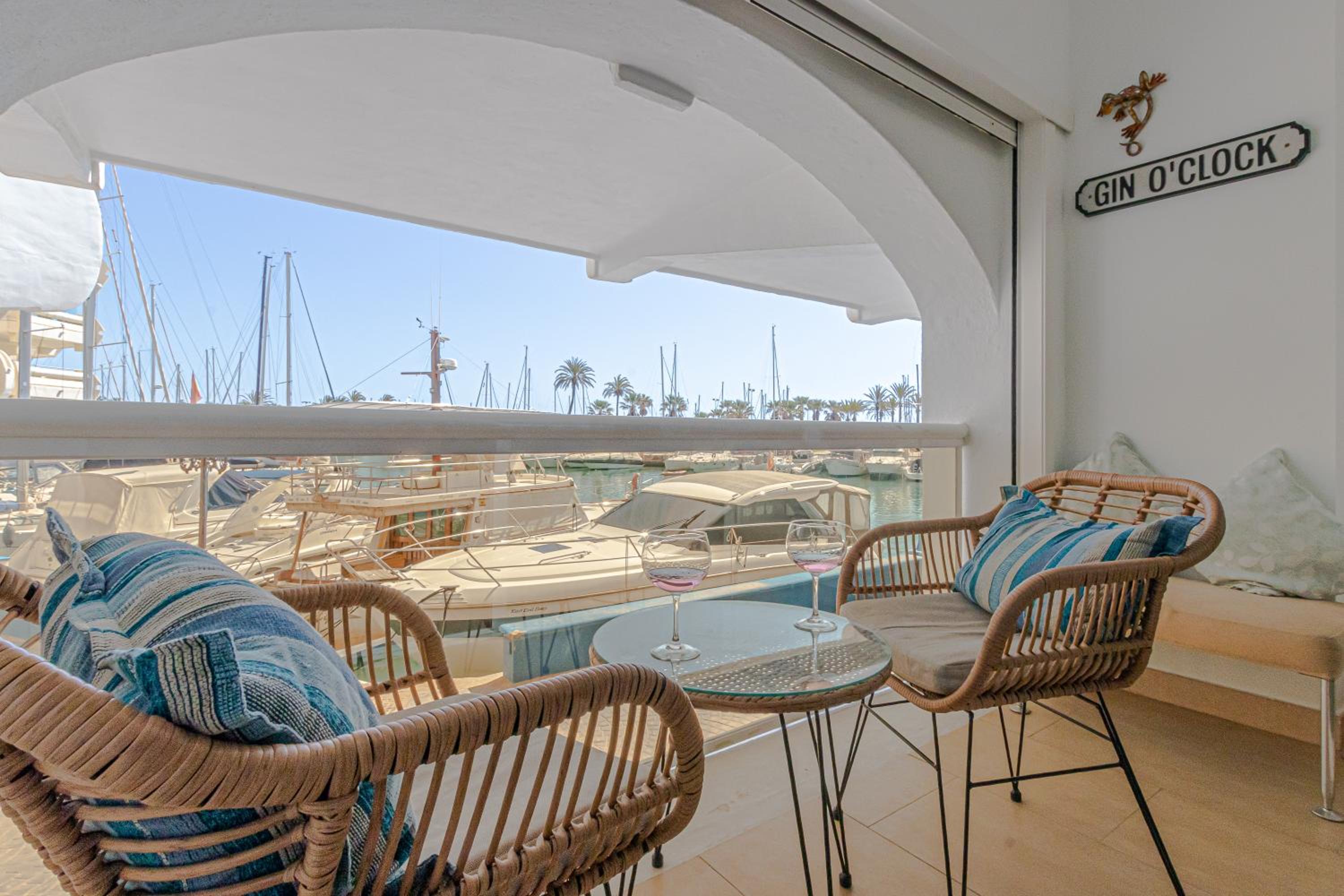 Puerto Marina Apartment