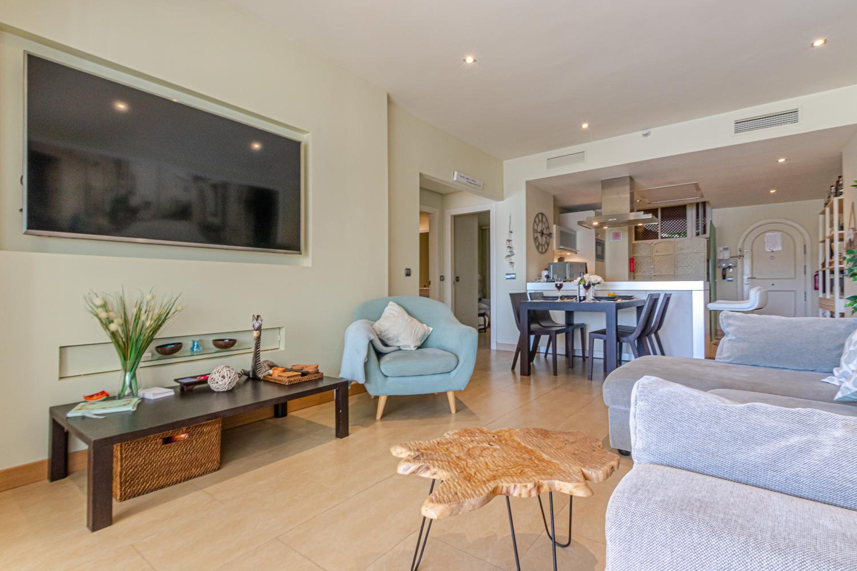 Puerto Marina Apartment