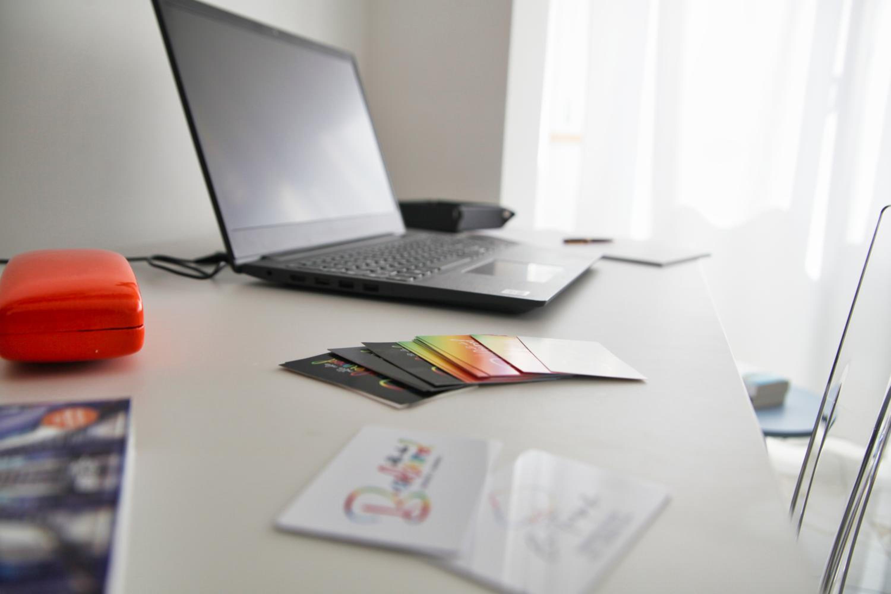 Be Coloured - Boutique Art Rooms in Naples