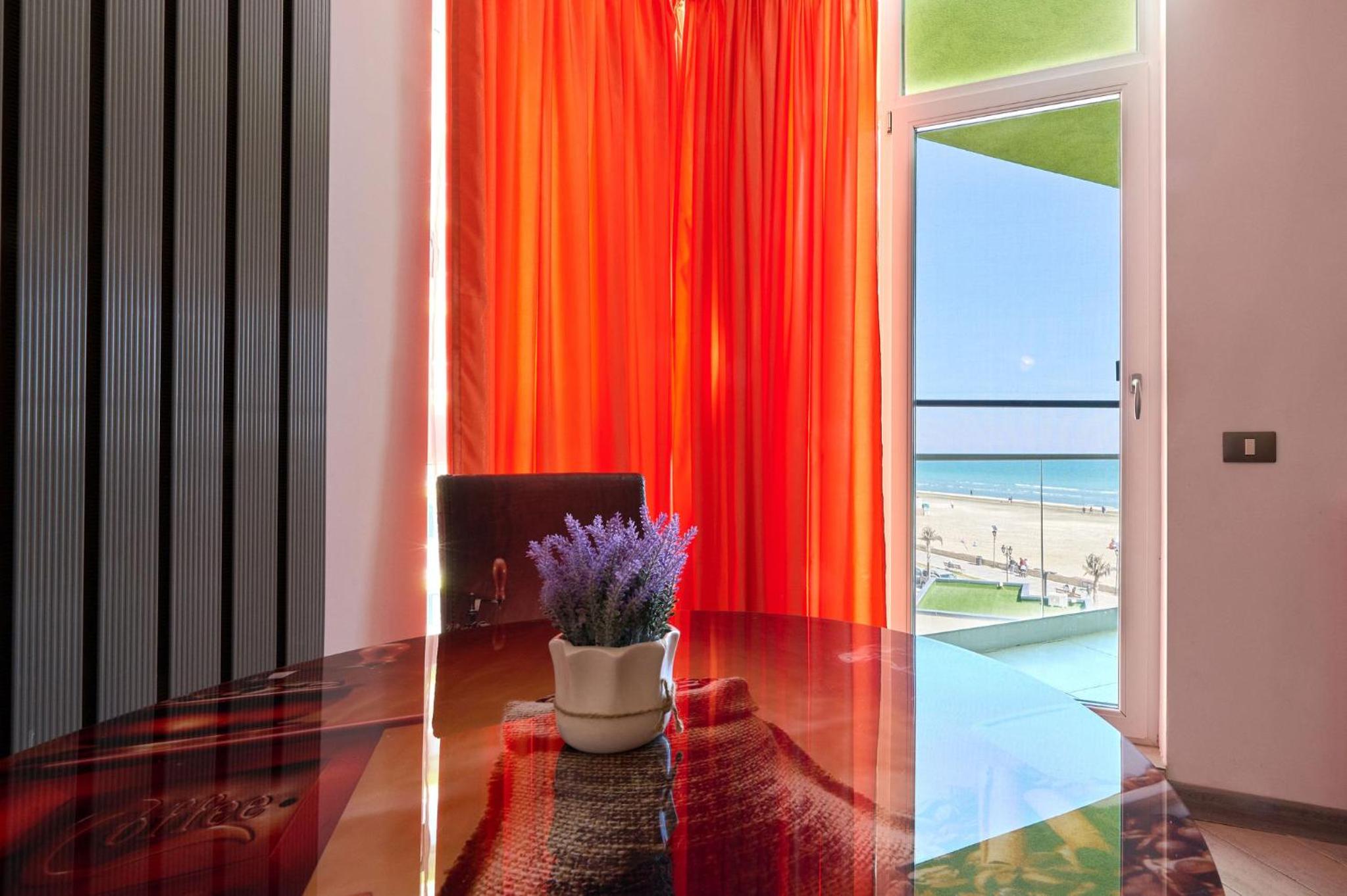 Glamour Red apartment 22 in Spa Pool resort view 5