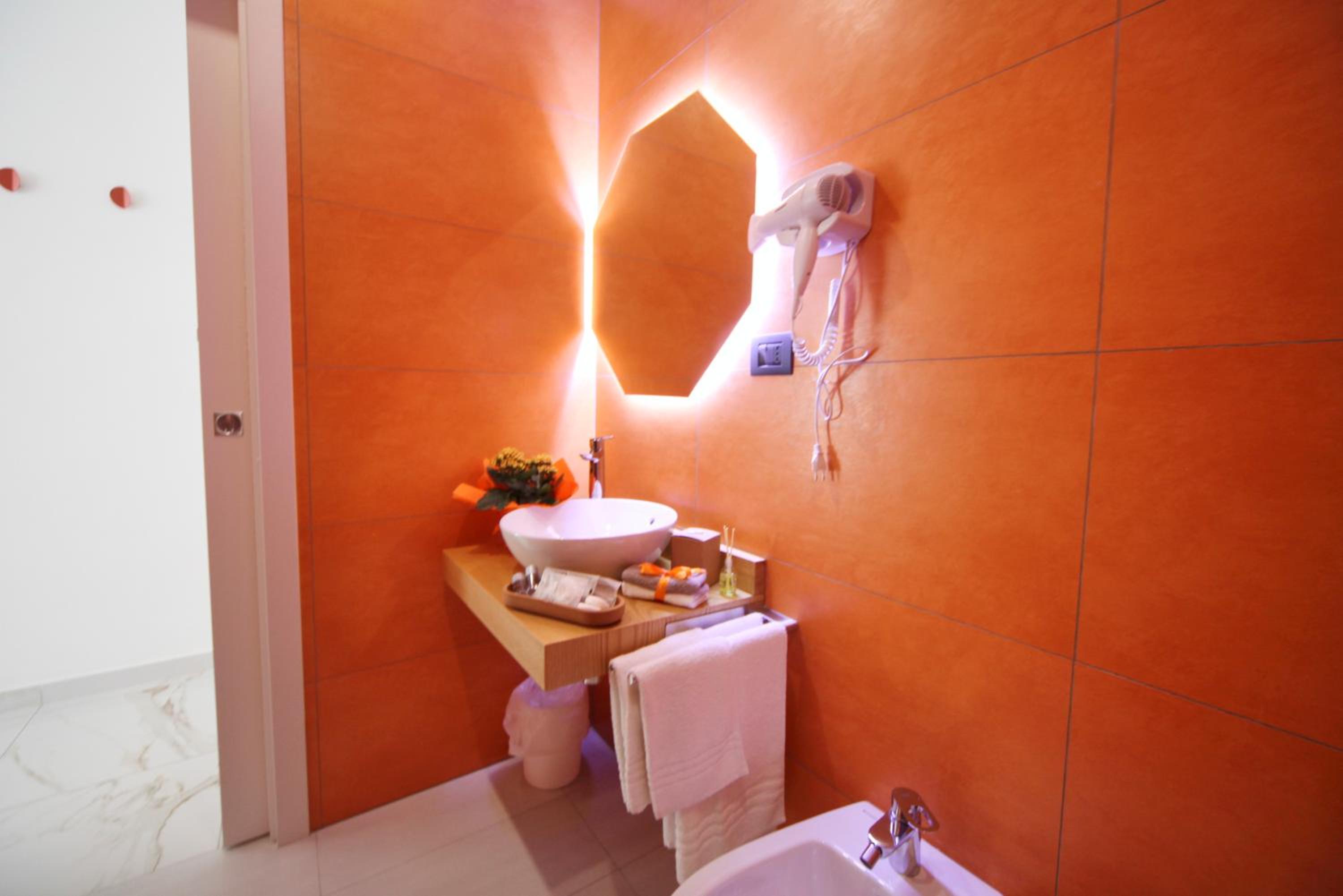 Be Coloured - Boutique Art Rooms in Naples