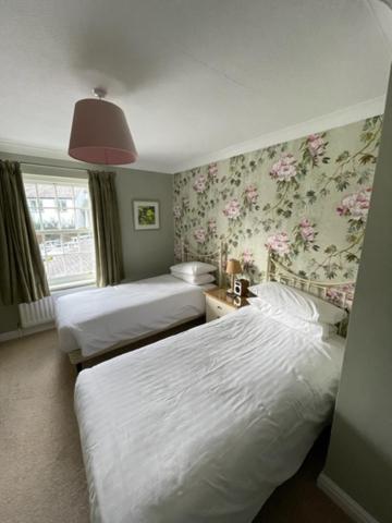 Three Shires Inn