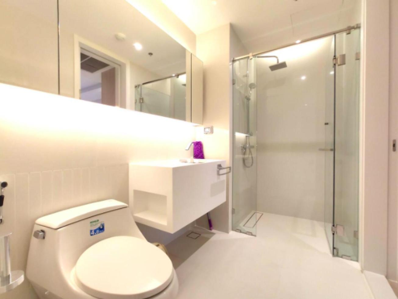Circle Sukhumvit 11#Luxury#Pool#Gym#BTS Nana&MRT Sukhumvit#1BR#Max2ppl