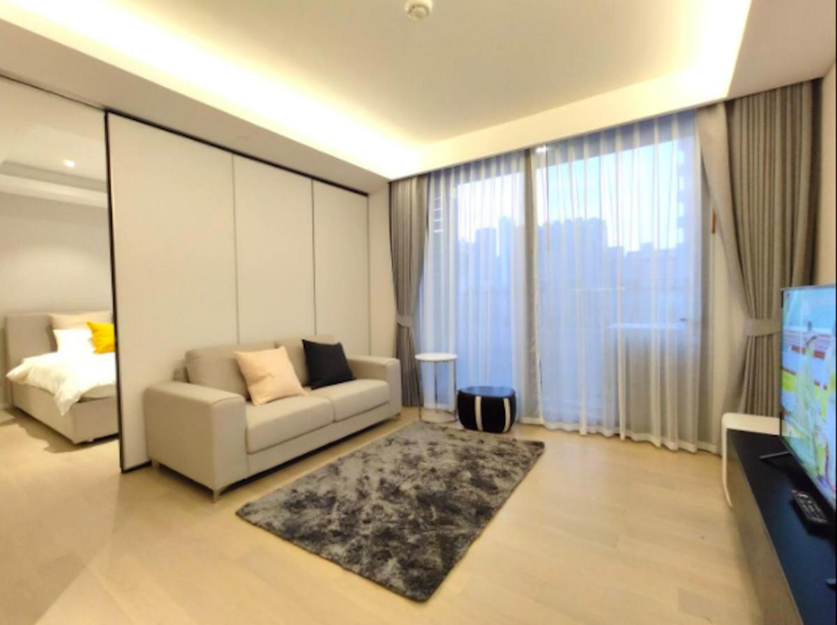 Circle Sukhumvit 11#Luxury#Pool#Gym#BTS Nana&MRT Sukhumvit#1BR#Max2ppl