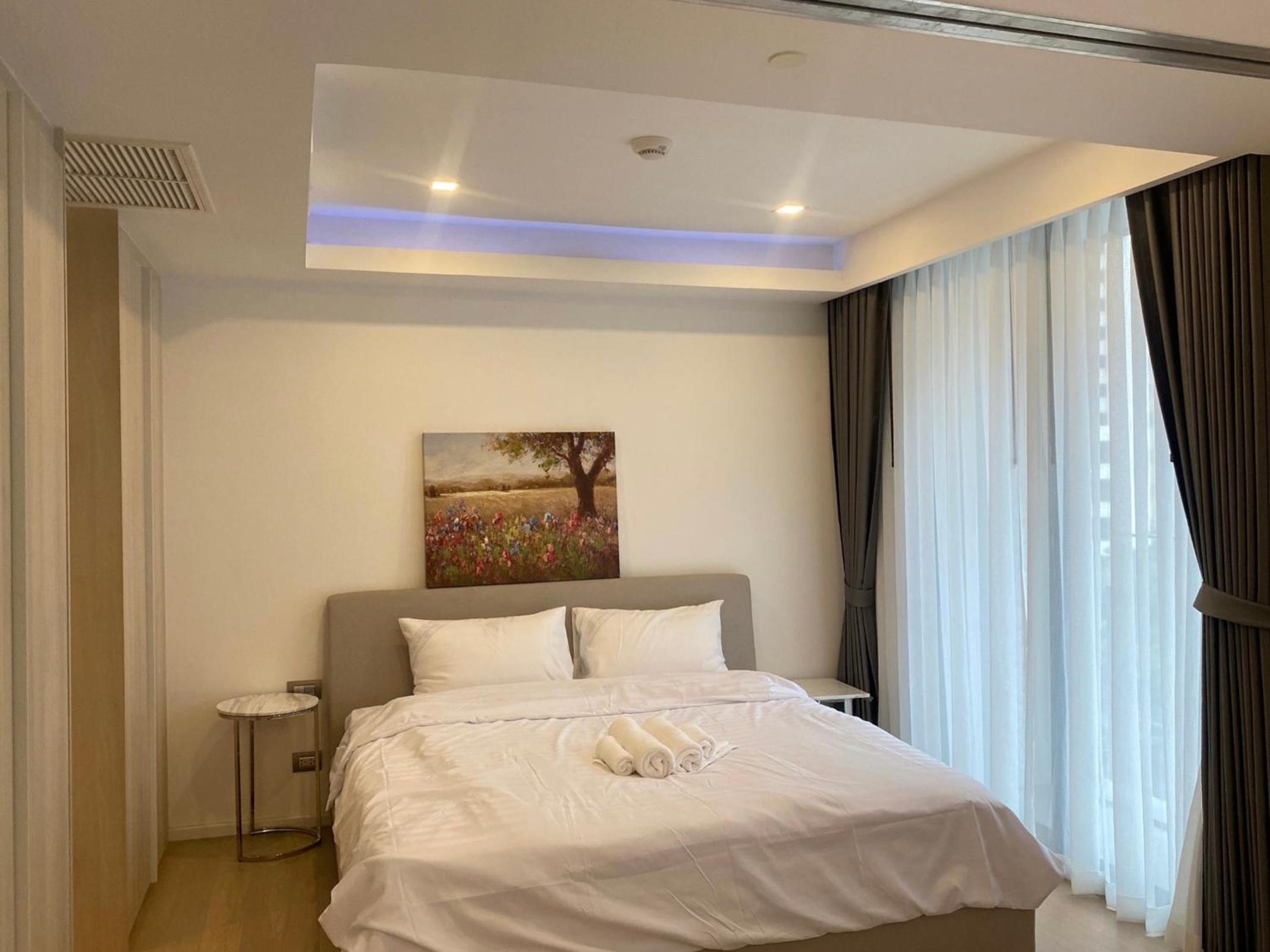 Circle Sukhumvit 11#Luxury#Pool#Gym#BTS Nana&MRT Sukhumvit#1BR#Max2ppl