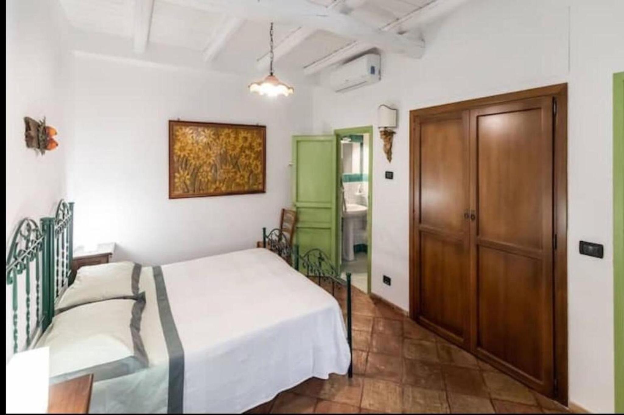 Case Saponara en Cefalù — hotel room