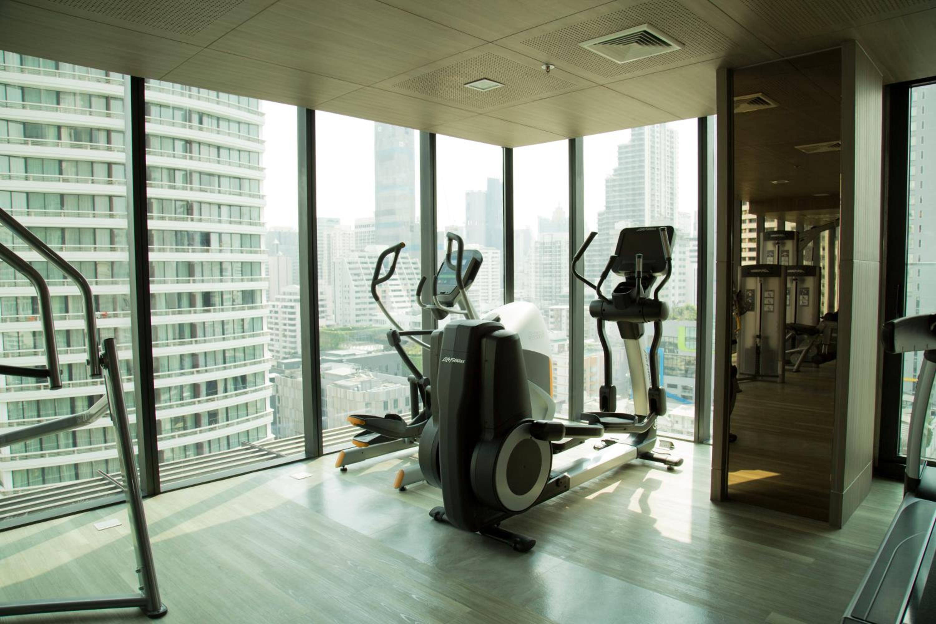 Circle Sukhumvit 11#Luxury#Pool#Gym#BTS Nana&MRT Sukhumvit#1BR#Max2ppl