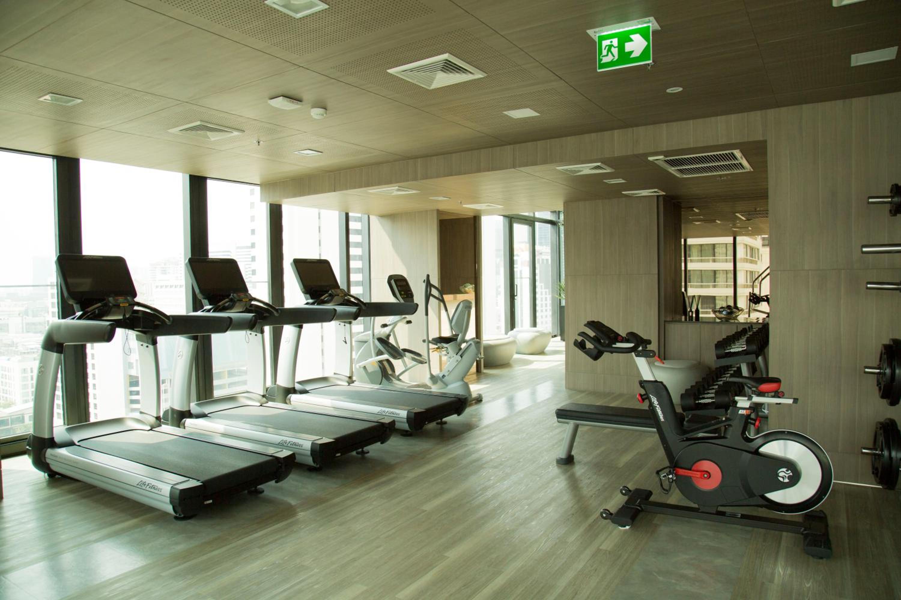 Circle Sukhumvit 11#Luxury#Pool#Gym#BTS Nana&MRT Sukhumvit#1BR#Max2ppl