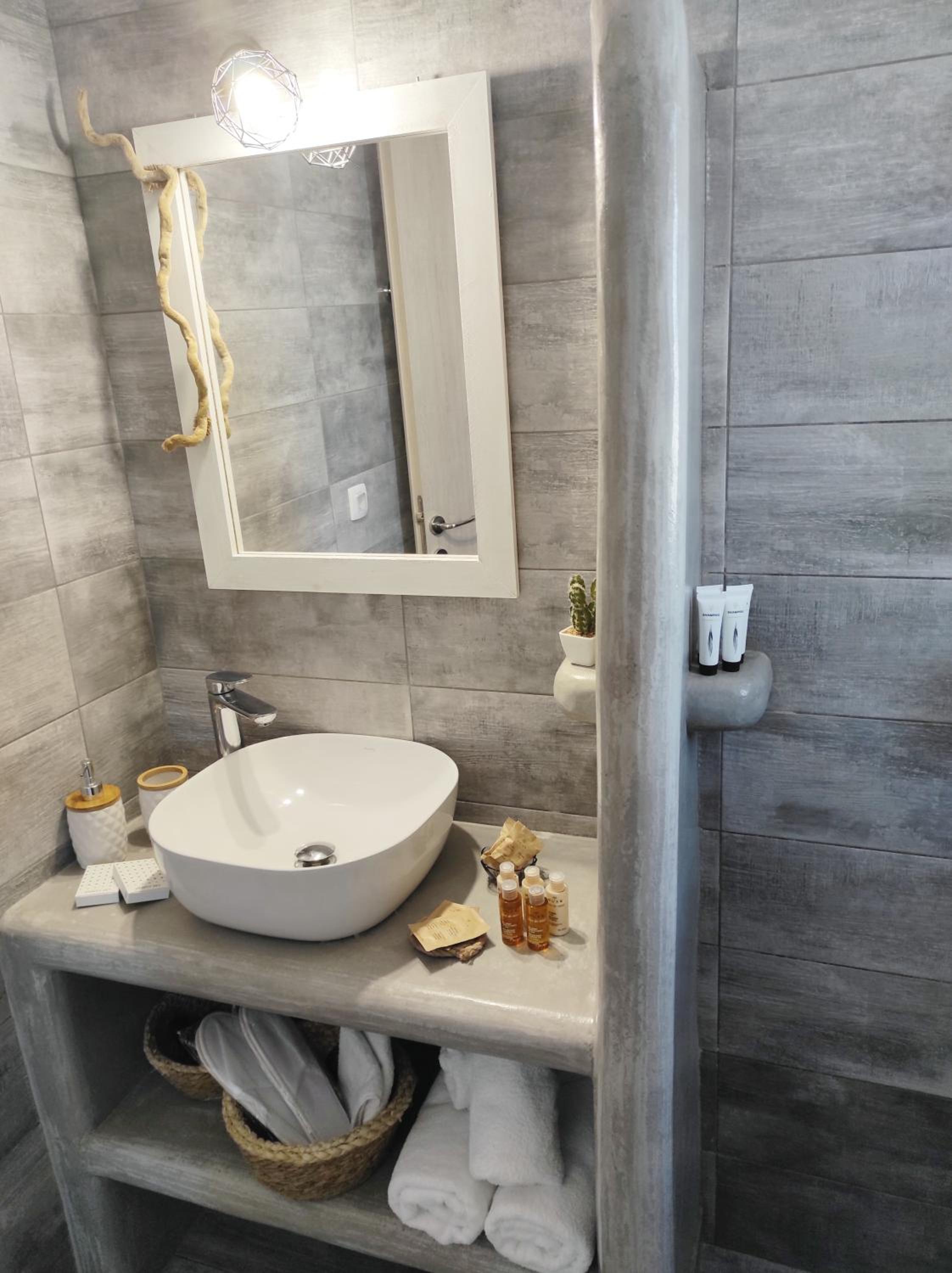 Aeron Suites