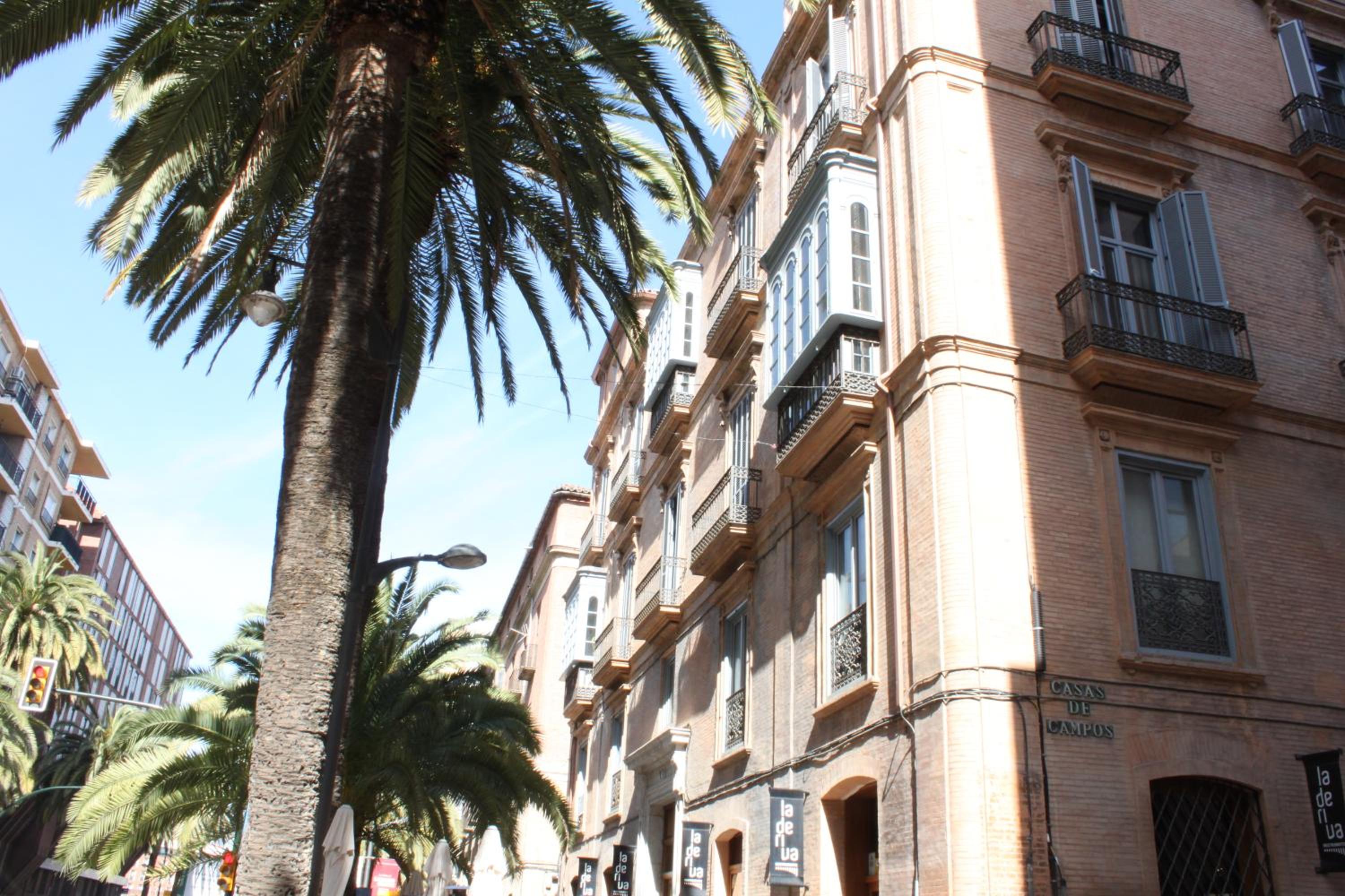 Life Apartments Alameda Colón