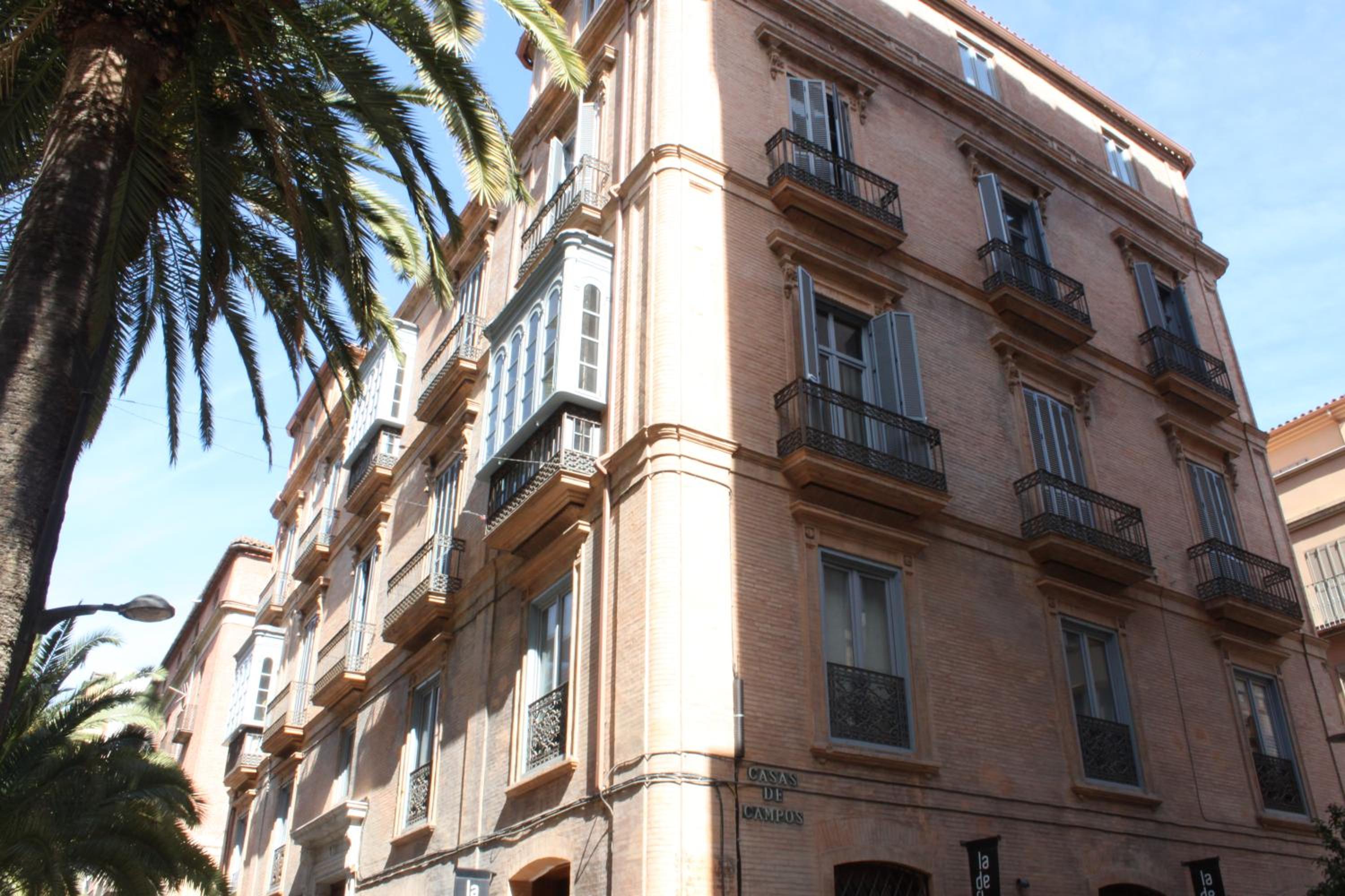 Life Apartments Alameda Colón