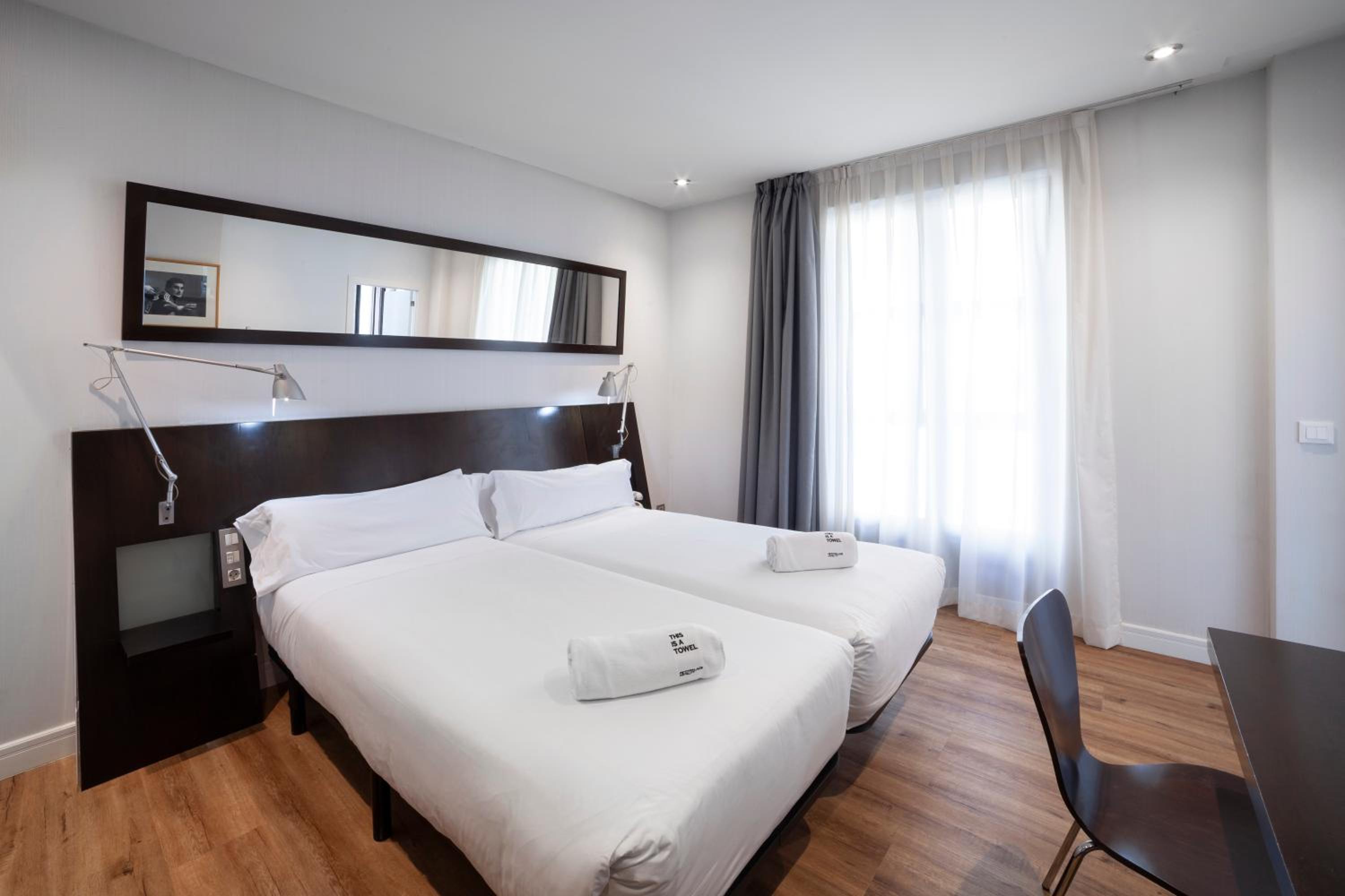Hotel Petit Palace Arana Bilbao - Image 1