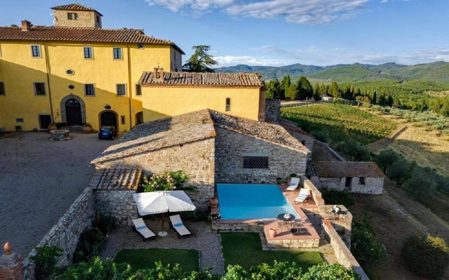 Elegant Villa wing of Castello di Cacchiano by VacaVilla view 3